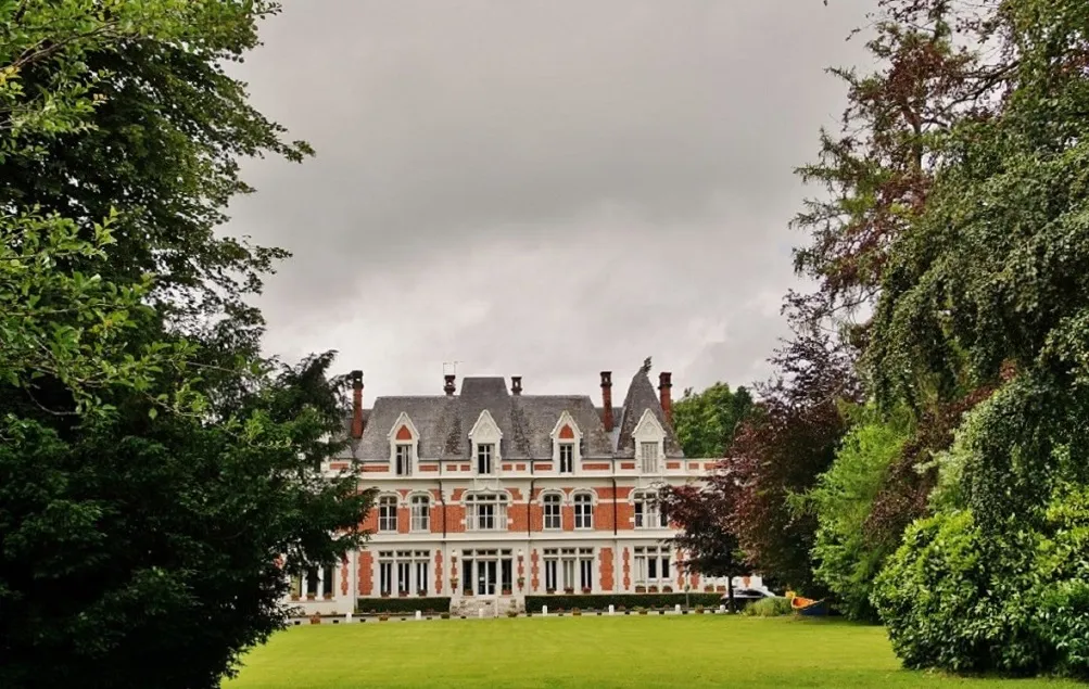 Photo showing: Château