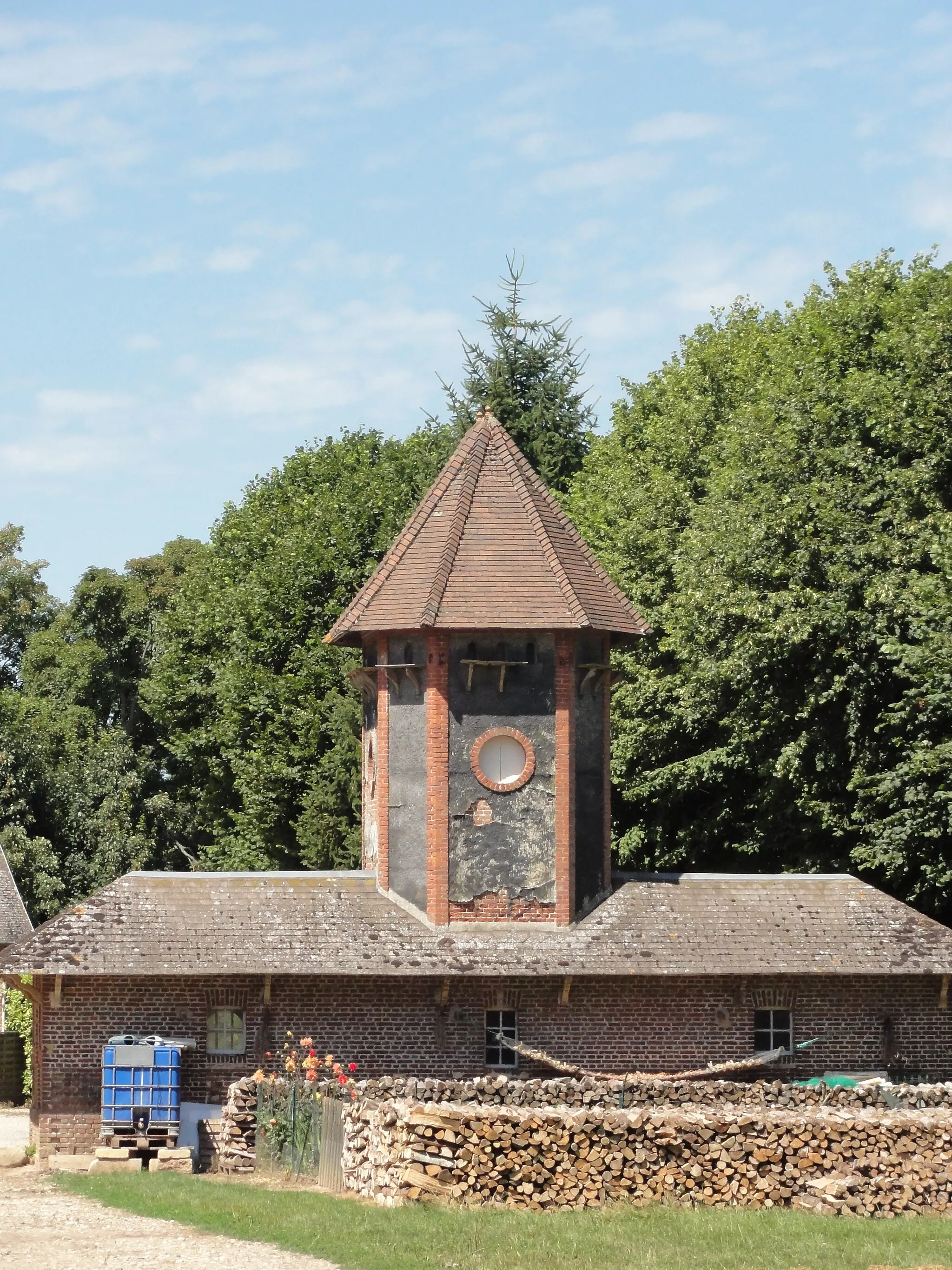 Photo showing: Theuville-aux-Maillots (Seine-Mar.) pigeonnier