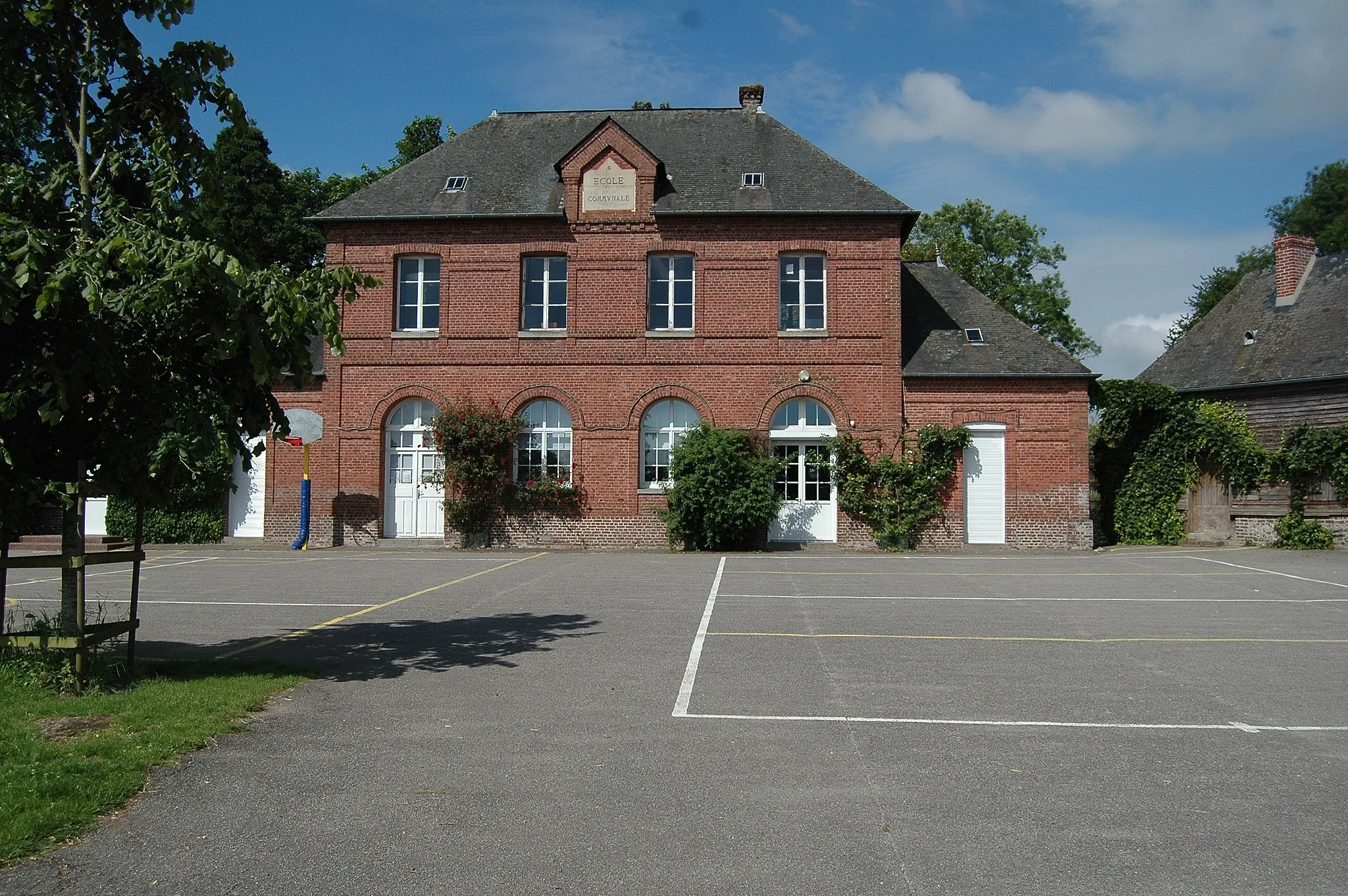 Photo showing: mairie de biville