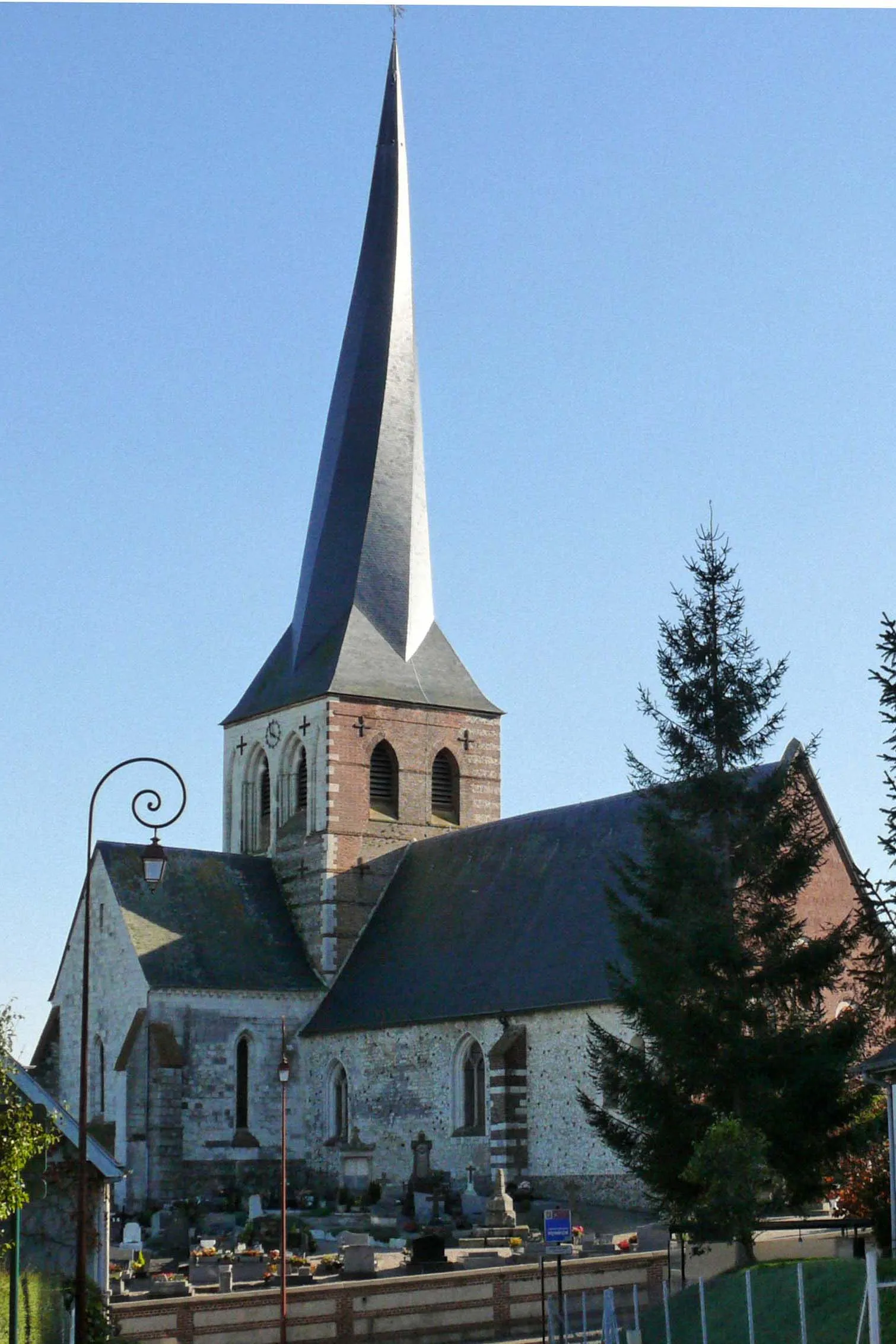 Photo showing: Clocher tors de Bures-en-Bray