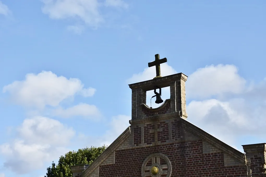 Photo showing: Clocher de l'église Sainte-Thérèse-de-l'Enfant-Jésus de Fongueusemare (76).