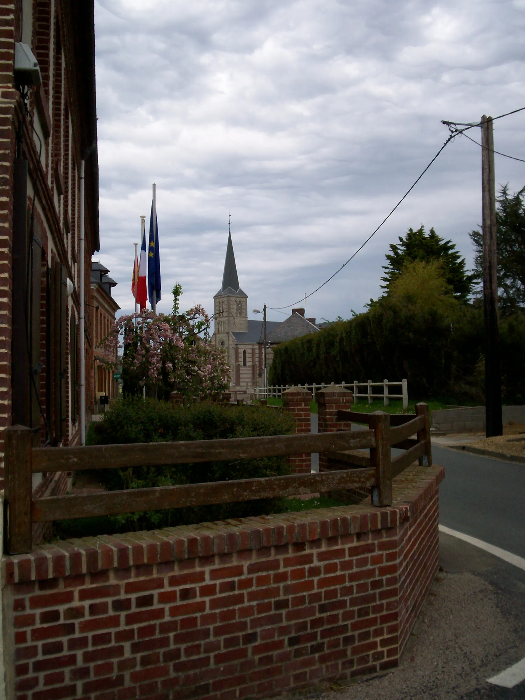 Photo showing: Vue de la mairie vers l'église