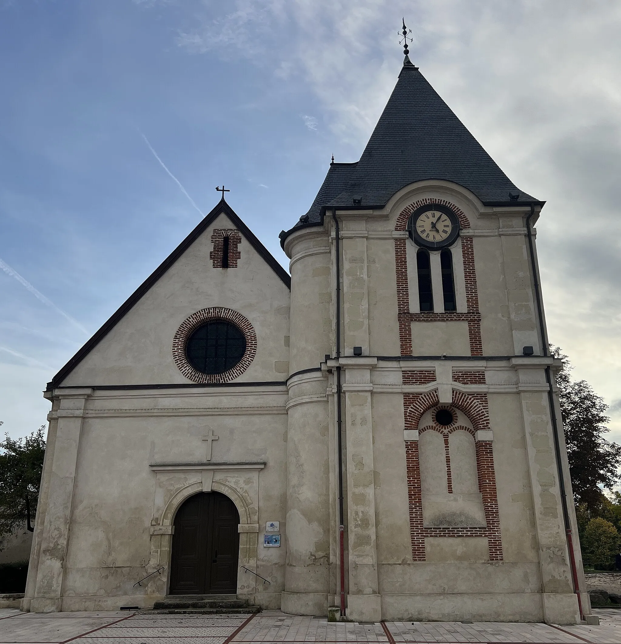 Photo showing: Église Saint-Sulpice, Fresnes-sur-Marne.