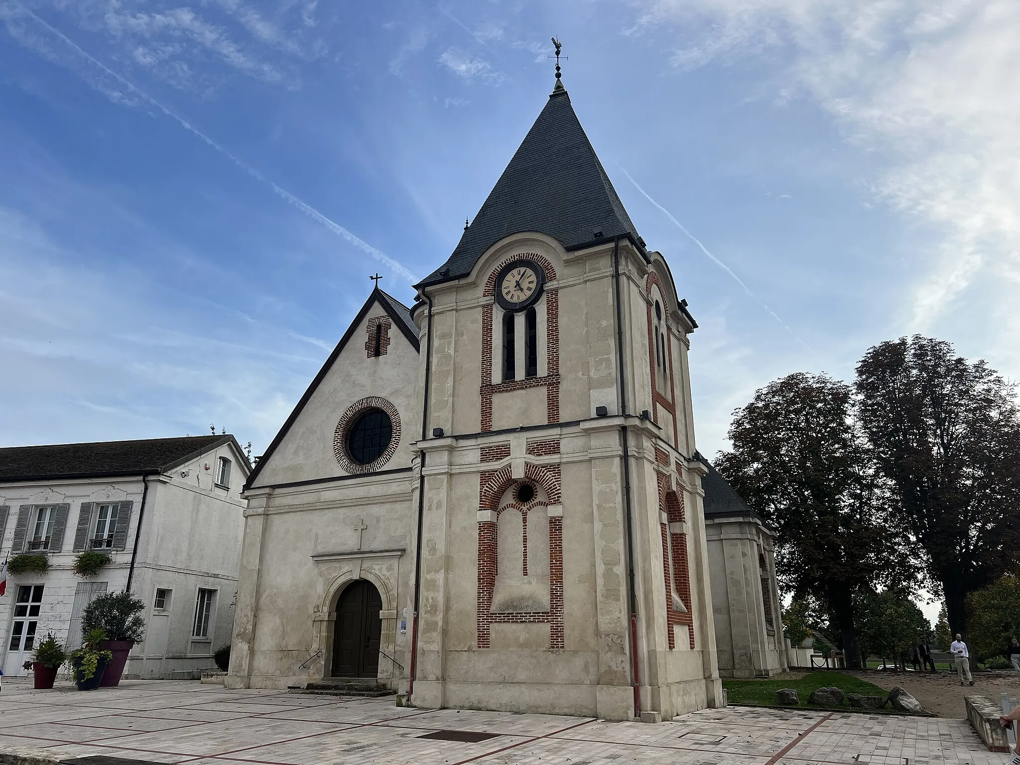 Photo showing: Église Saint-Sulpice, Fresnes-sur-Marne.