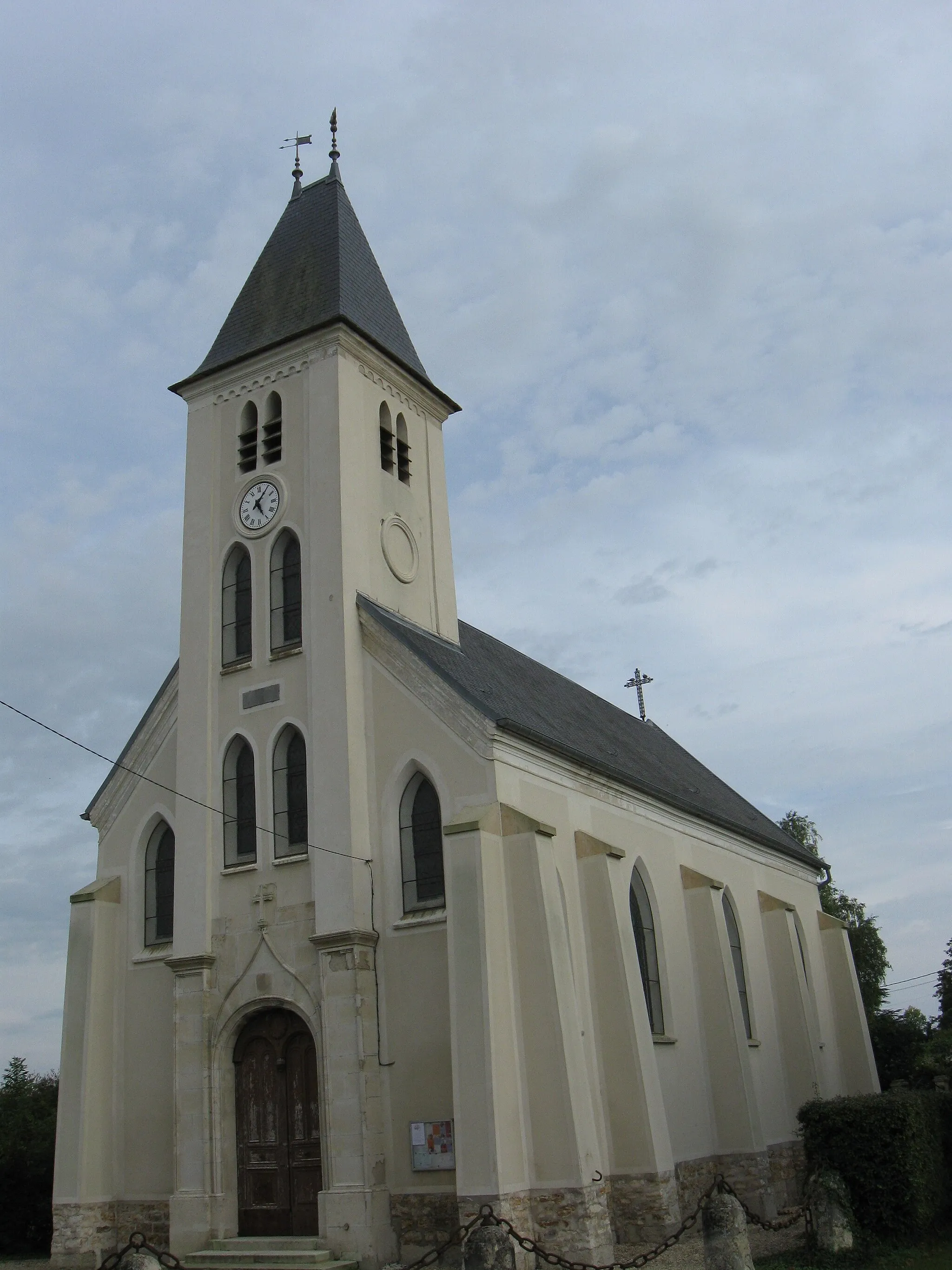 Photo showing: Église Saint-Nicolas de Le Plessis-aux-Bois. (Seine-et-Marne, région Île-de-France).