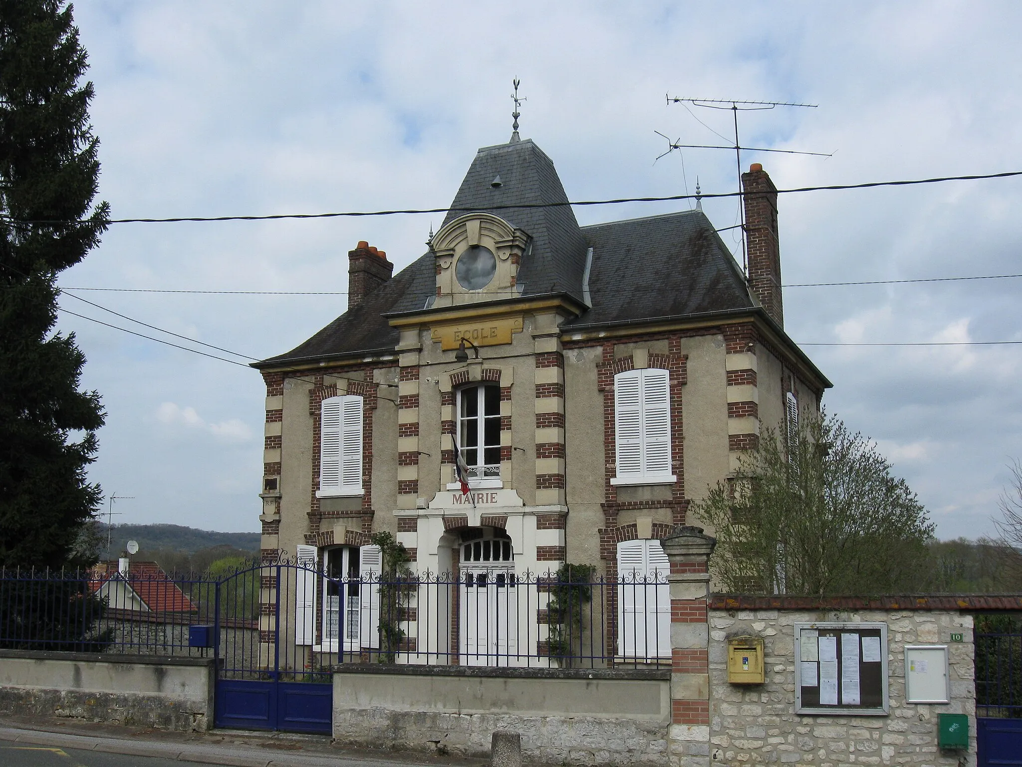 Photo showing: Mairie de Port-Villez. (Yvelines, région Île-de-France).