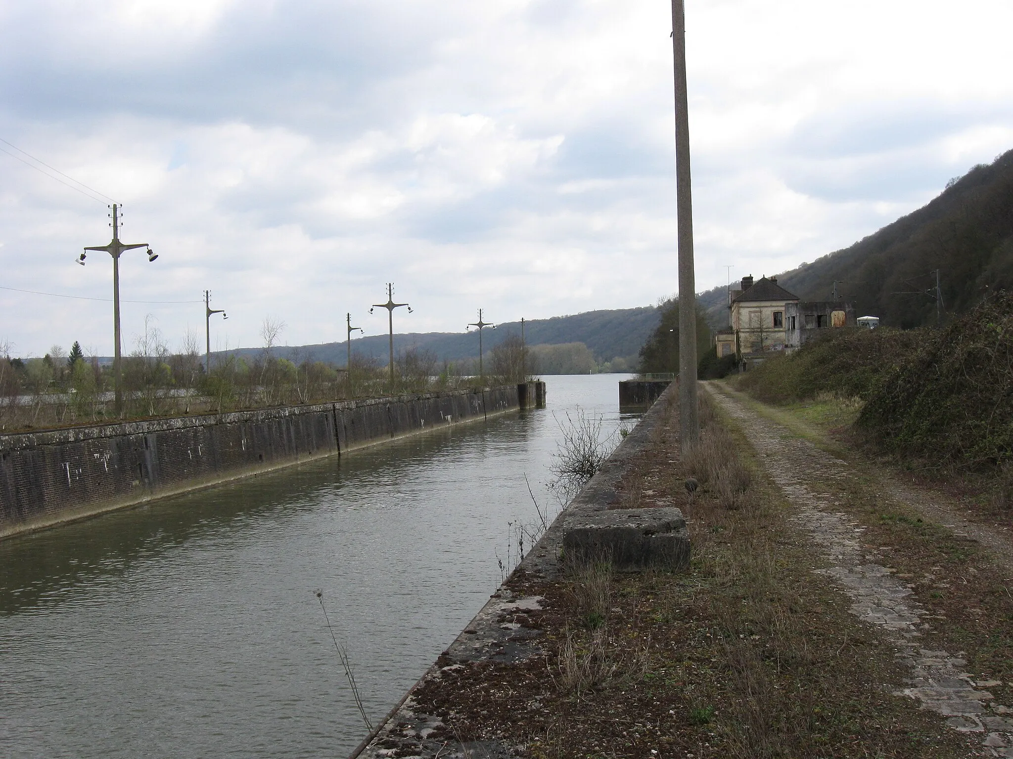 Photo showing: Ancien barrage-écluse de Port-Villez. (Yvelines, région Île-de-France).