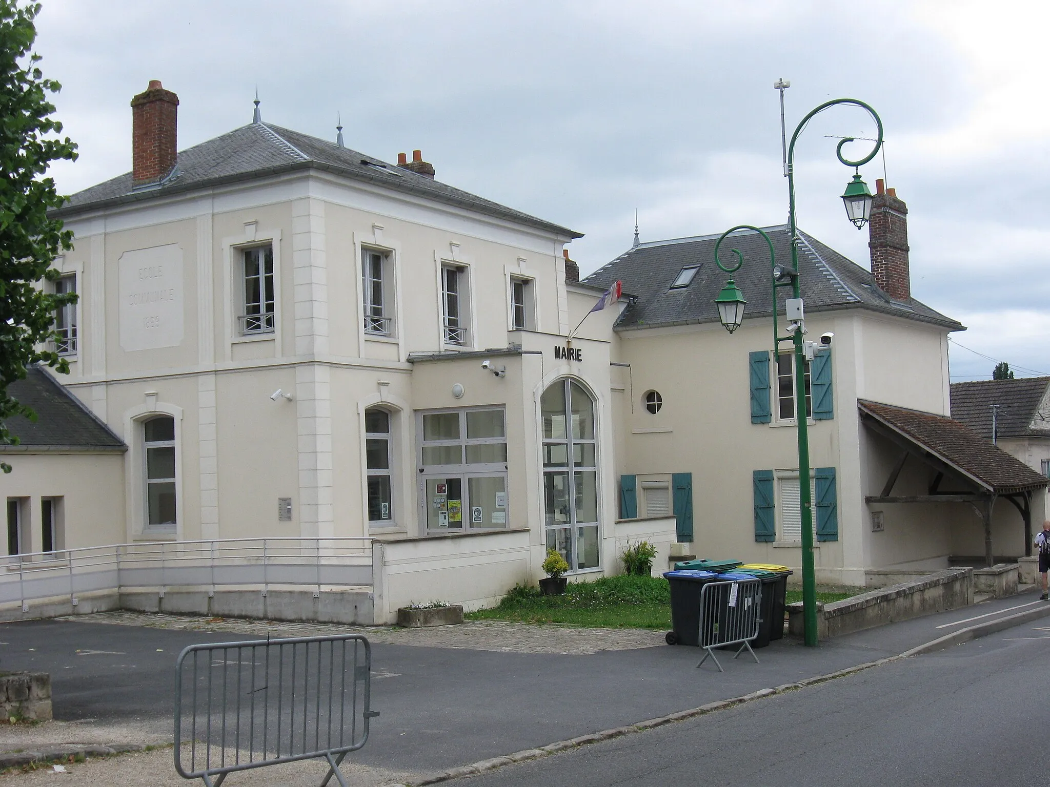 Photo showing: Mairie de Bouleurs. (Seine-et-Marne, région Île-de-France).