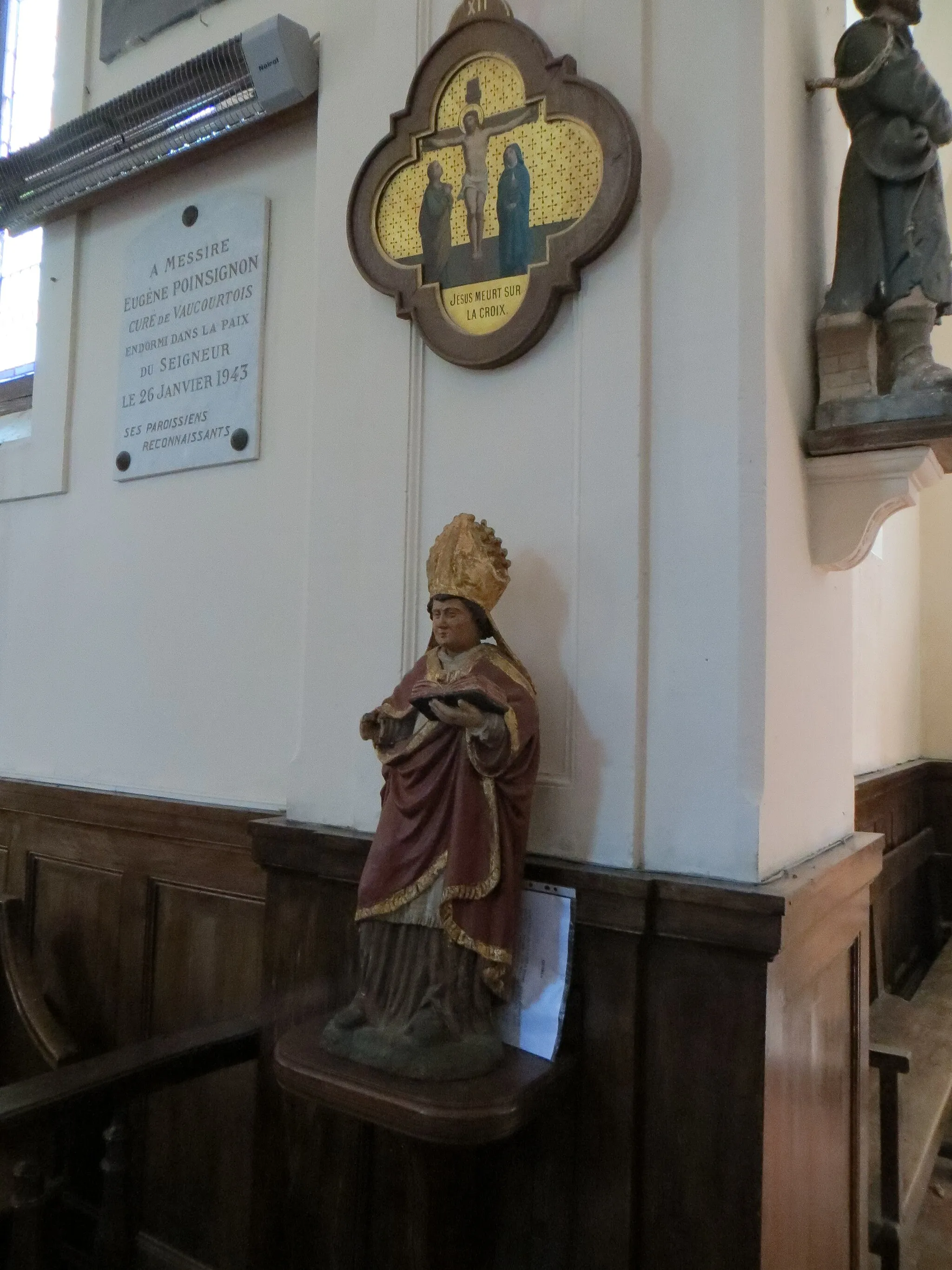 Photo showing: Statue en bois polychrome de Saint Quirin