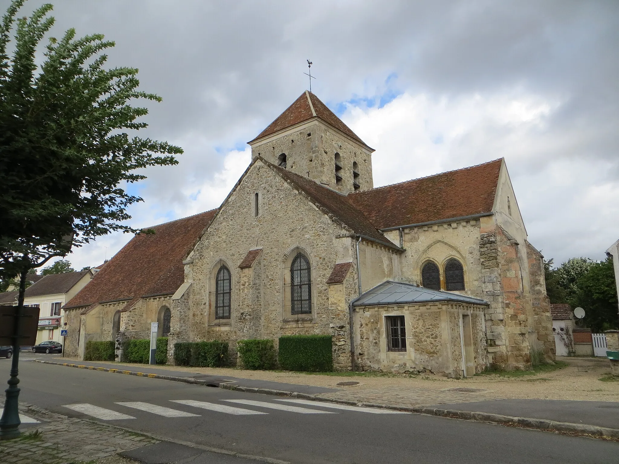 Photo showing: Vue de l'église