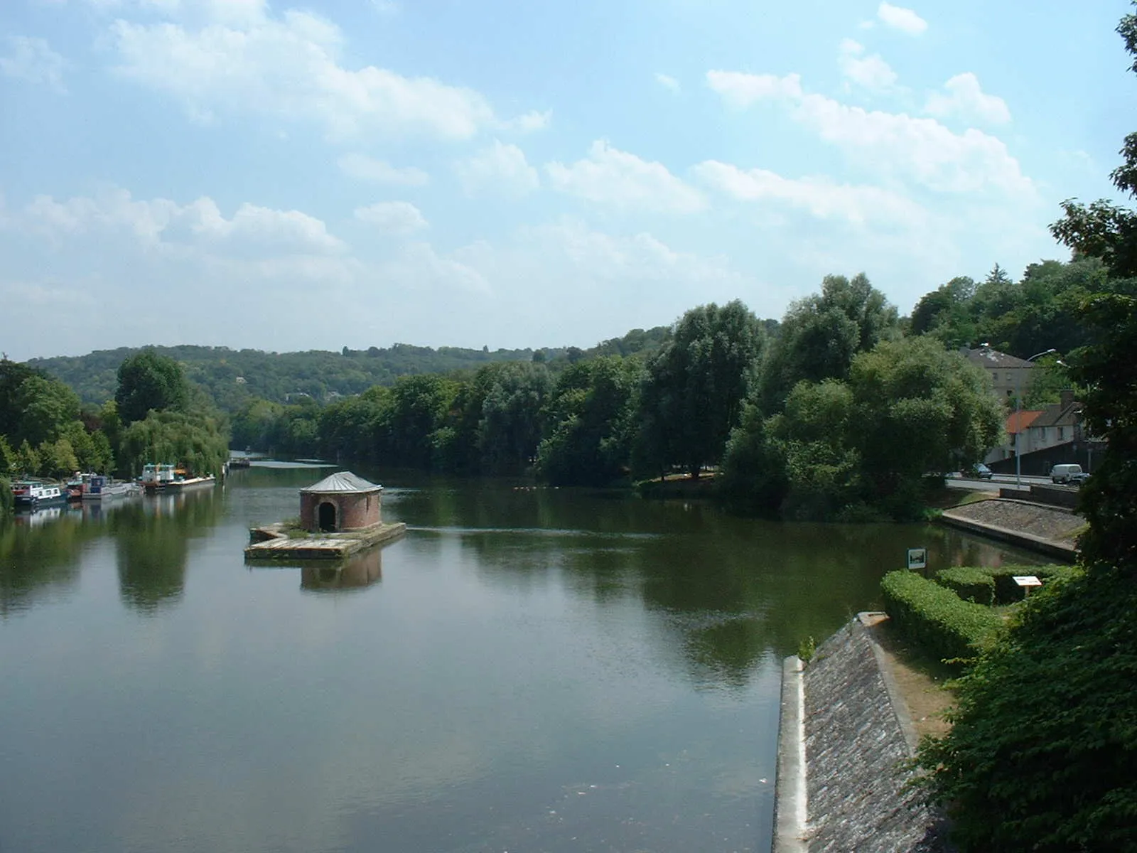 Photo showing: photo du site de la machine de Marly sur la Seine à hauteur de Bougival