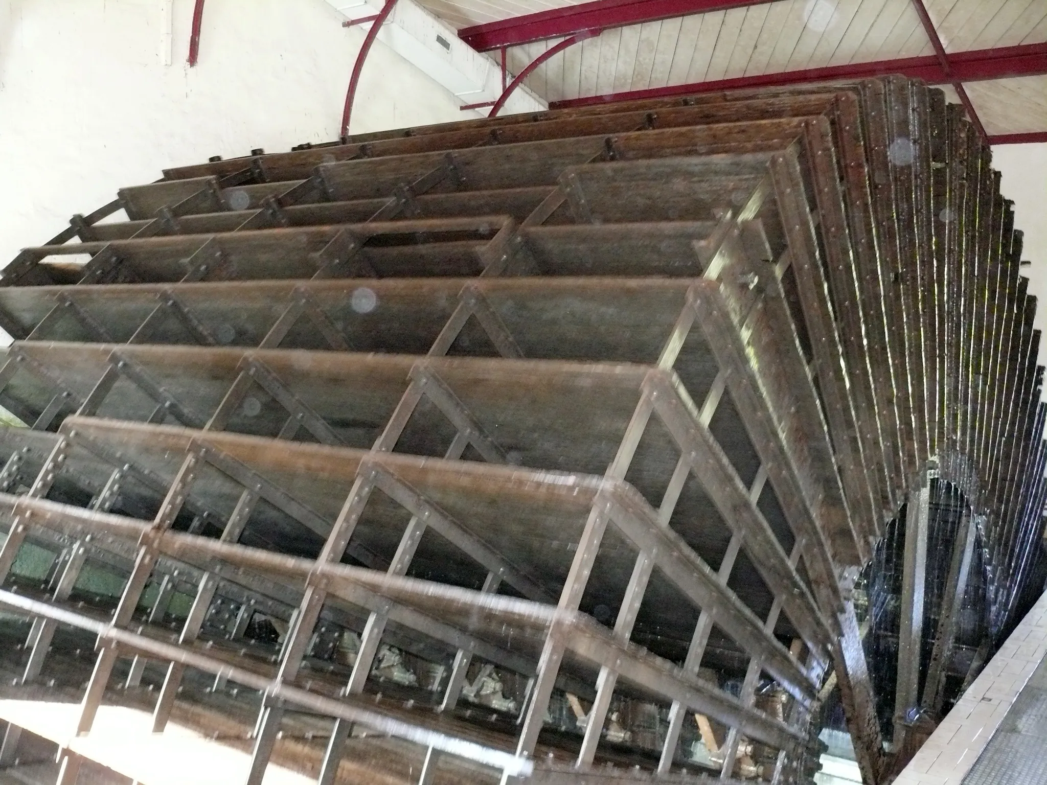 Photo showing: Roue hydrolique de Sagebien à l'usine élévatoire de Trilbardou. (département de la Seine-et-Marne, région Île-de-France).