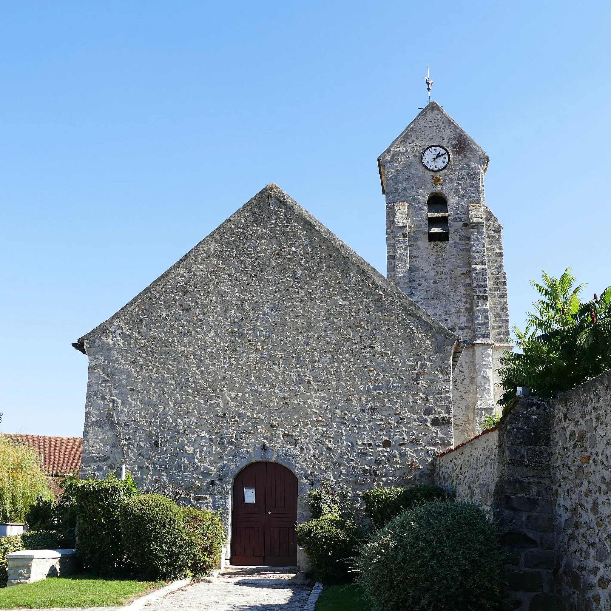 Photo showing: Saint-Médard's church in Limoges-Fourches (Seine-et-Marne, Île-de-France, France).