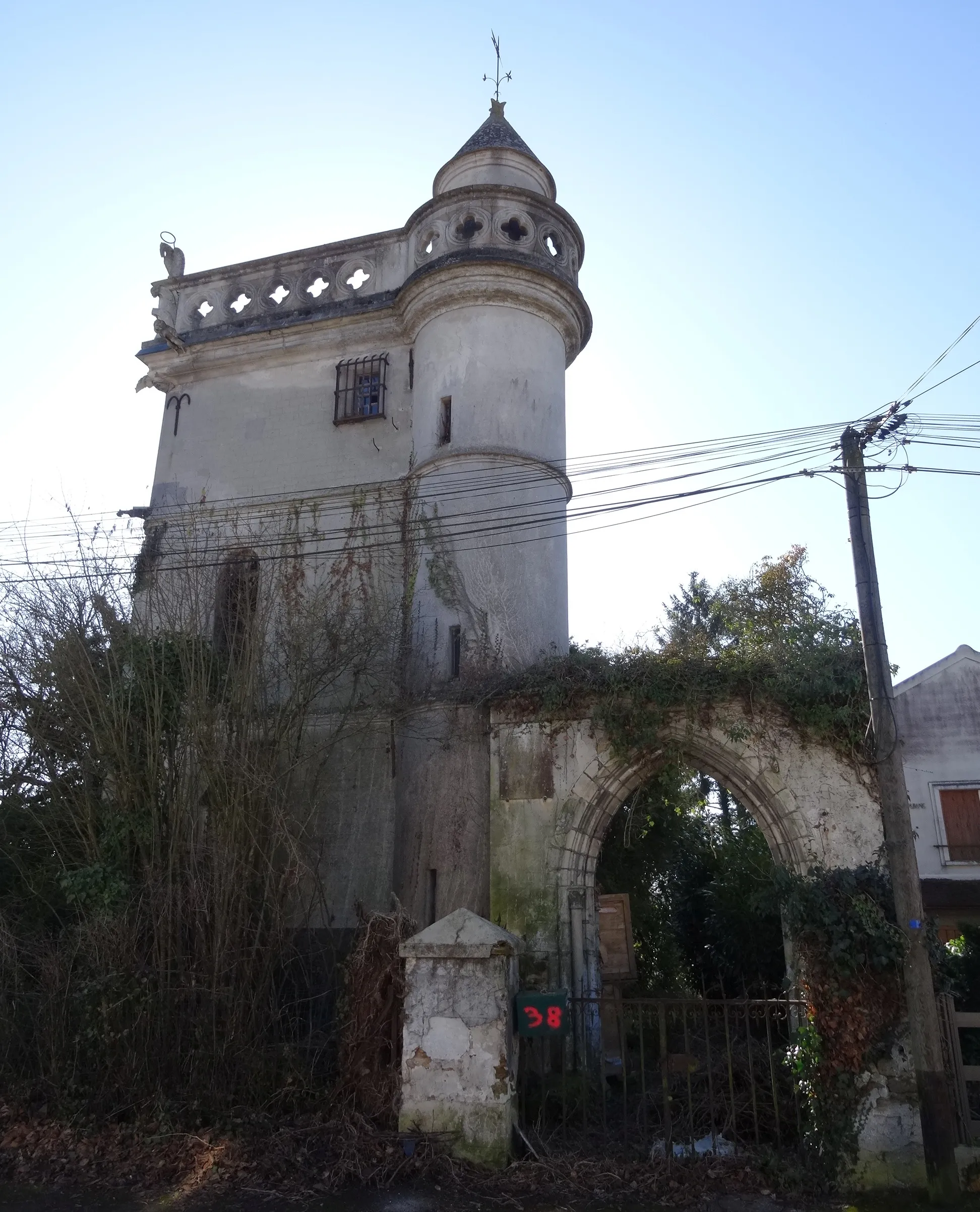 Photo showing: Tour d'Arcy, construite en 1896. (Chaumes-en-Brie, Seine-et-Marne, région Île-de-France).
