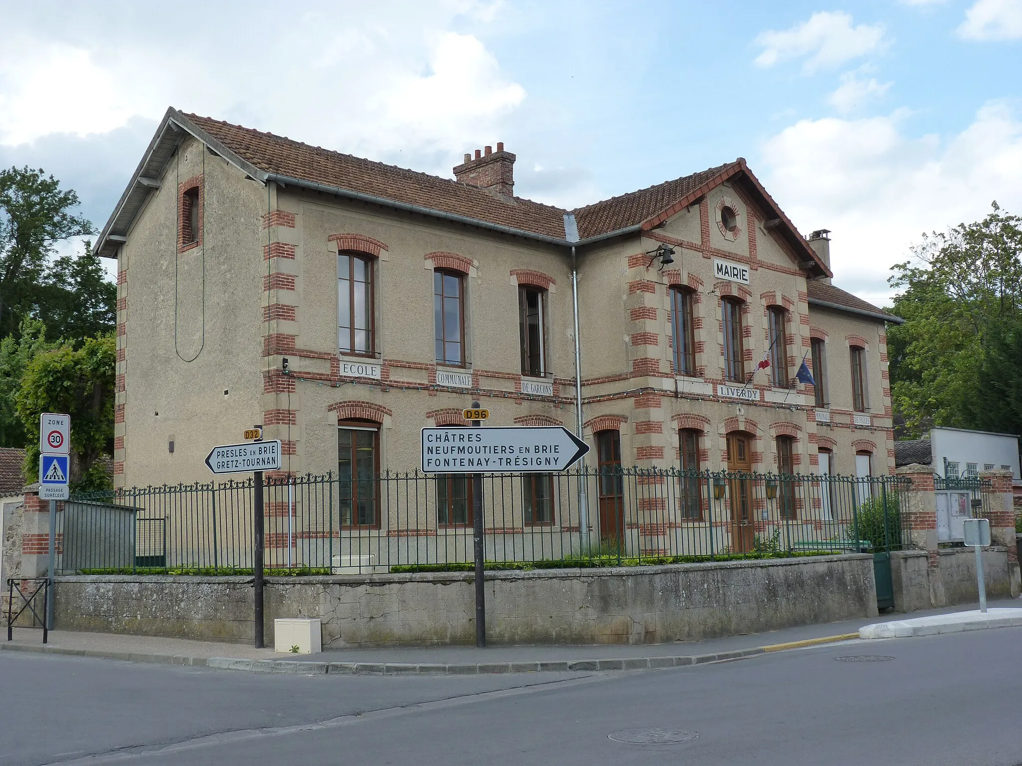 Photo showing: Liverdy-en-Brie town hall.