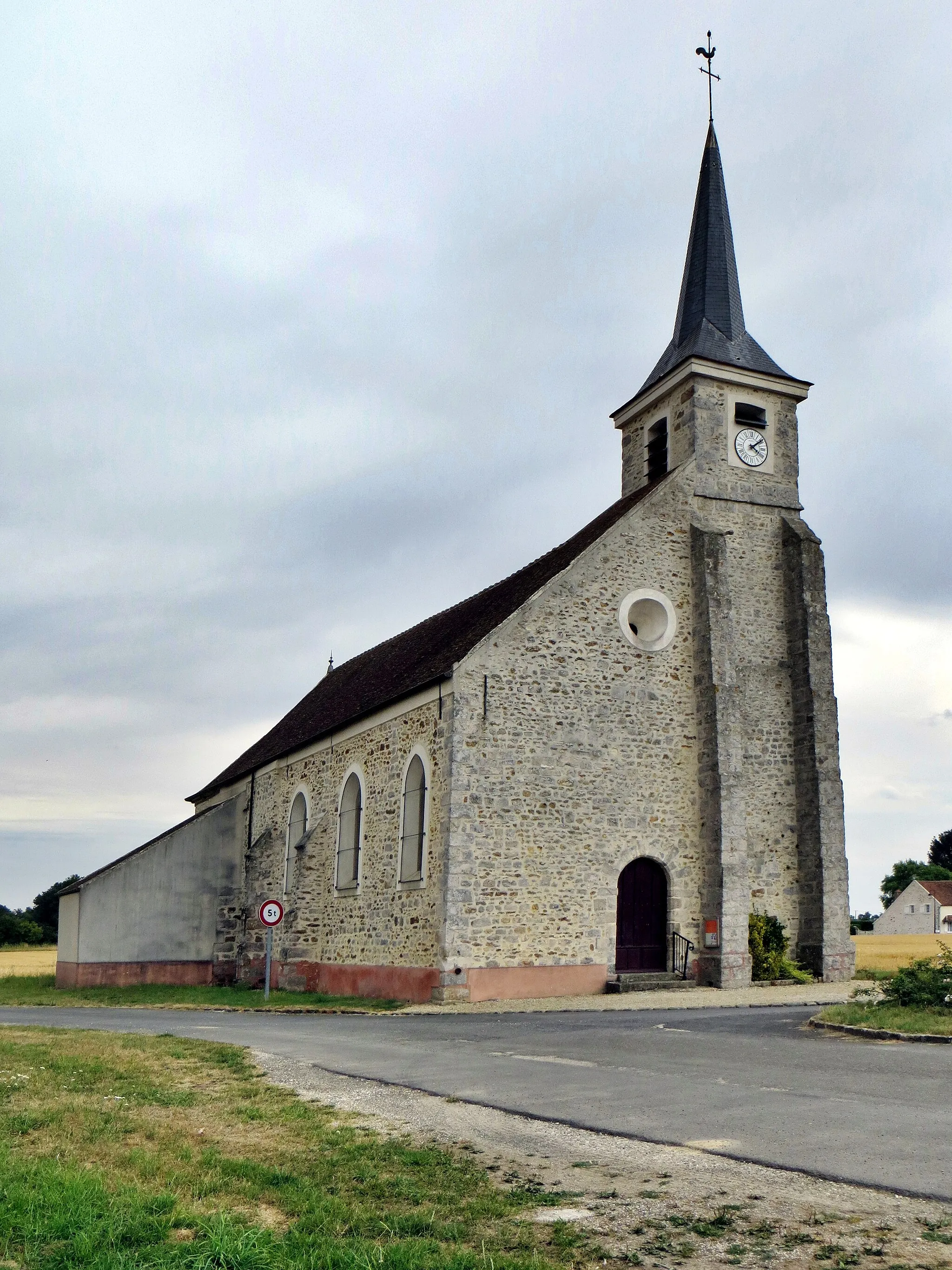 Photo showing: Église Saint Nicolas et Sainte Geneviève de Pézarches