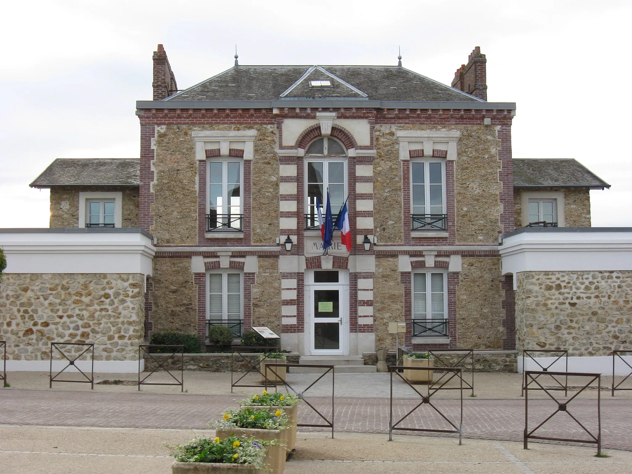 Photo showing: Mairie de Pommeuse (département de la Seine et Marne, région Île-de-France).
