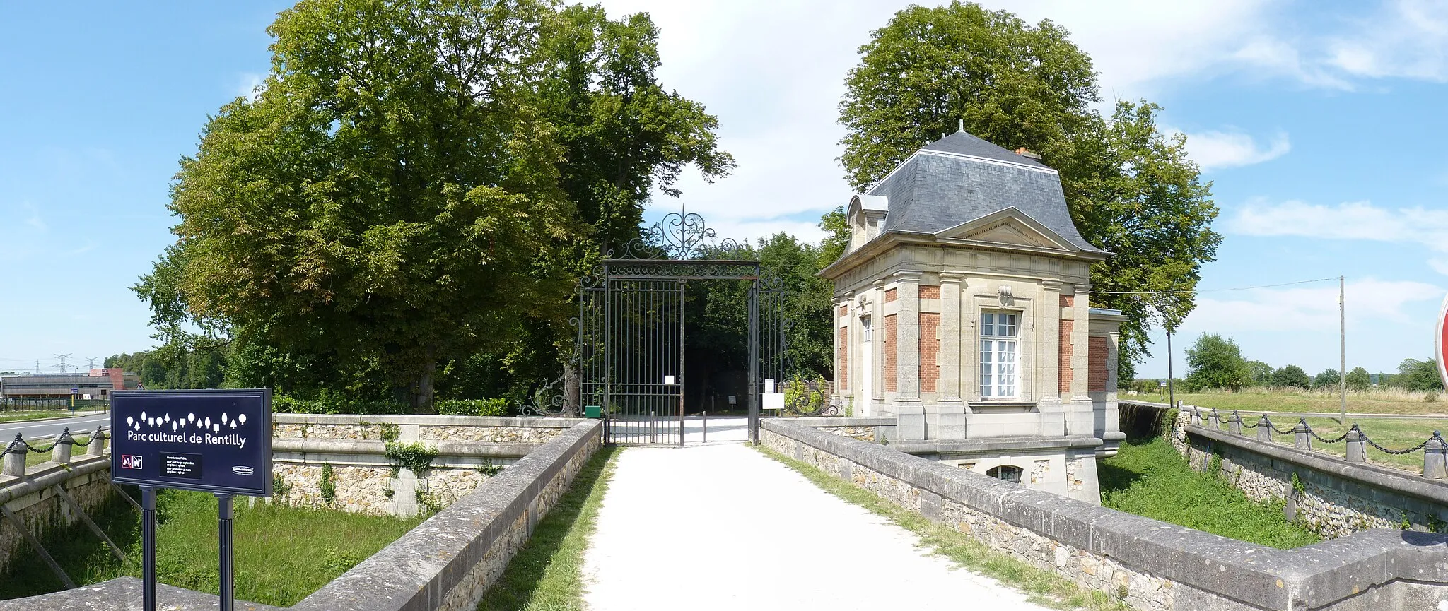 Photo showing: L'entrée sud du parc culturel de Rentilly.