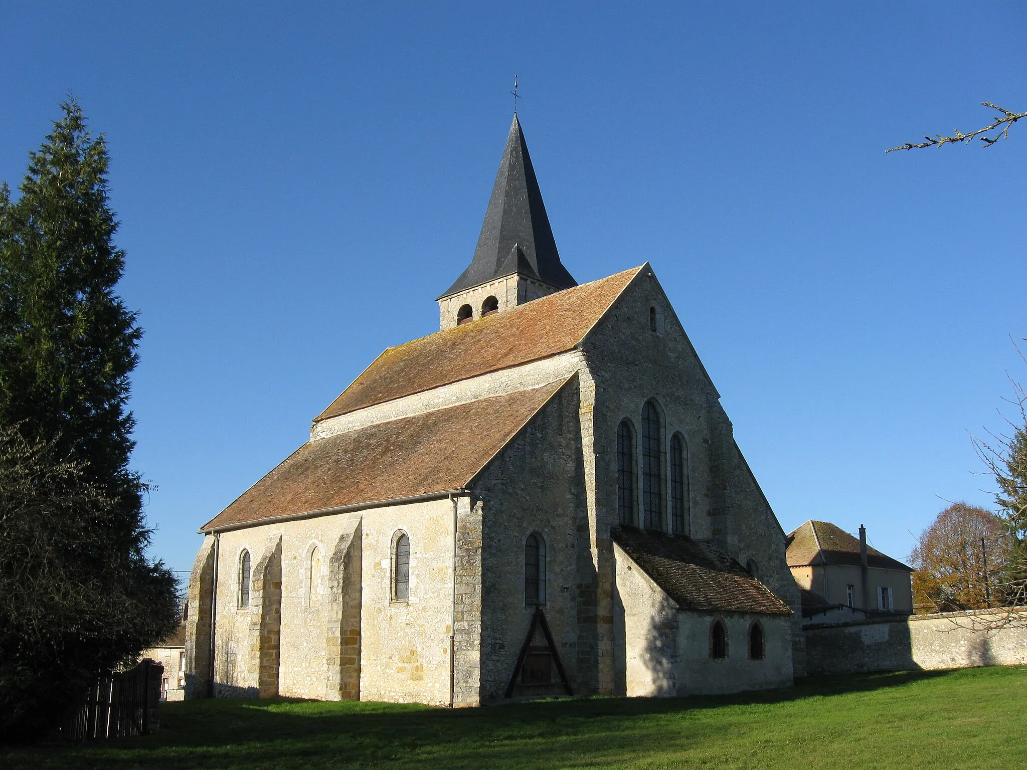 Photo showing: Église Saint-Laurent de Laval-en-Brie. (département de la Seine-et-Marne, région Île-de-France).