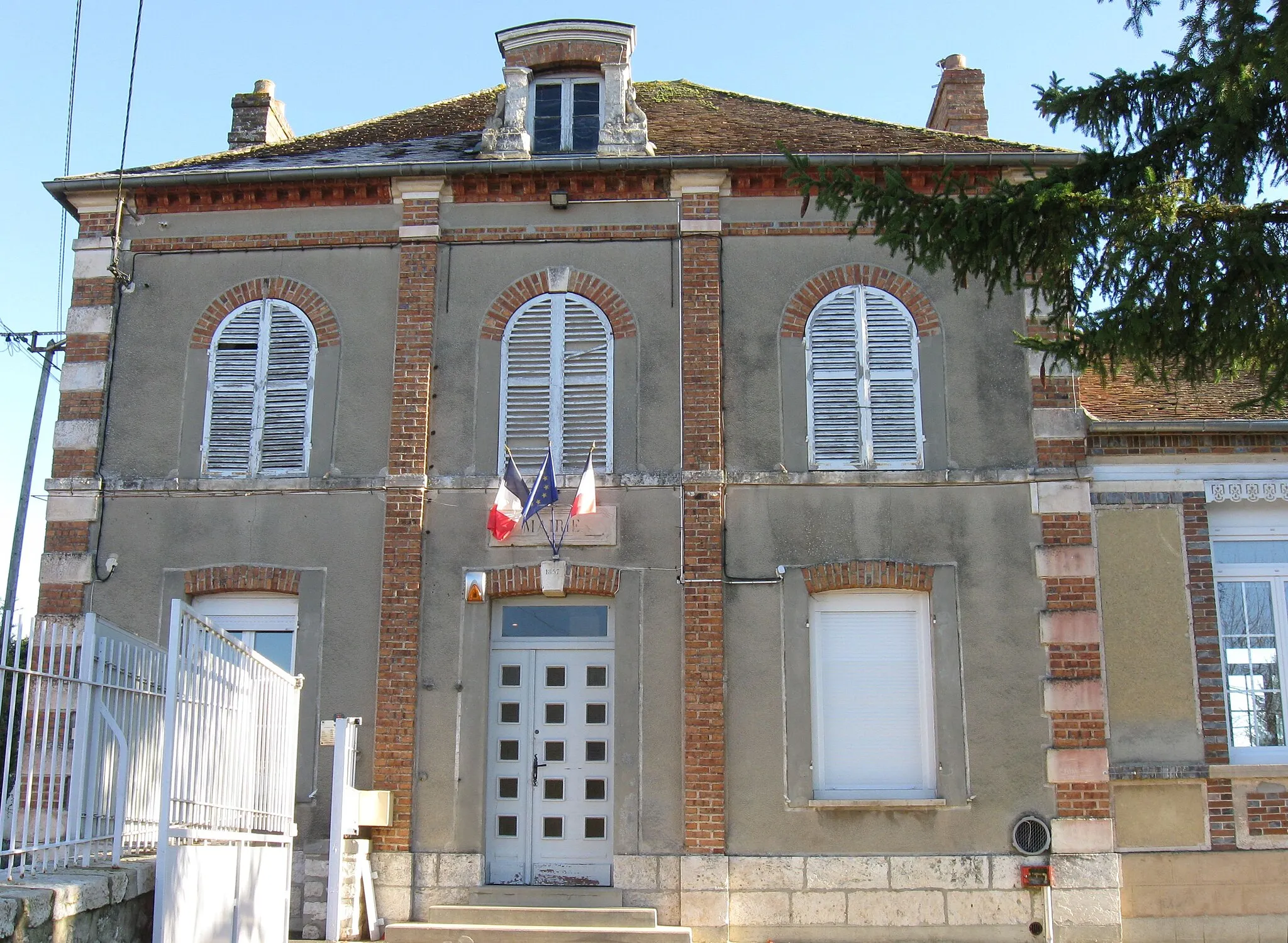 Photo showing: Mairie de Laval-en-Brie. (département de la Seine-et-Marne, région Île-de-France).