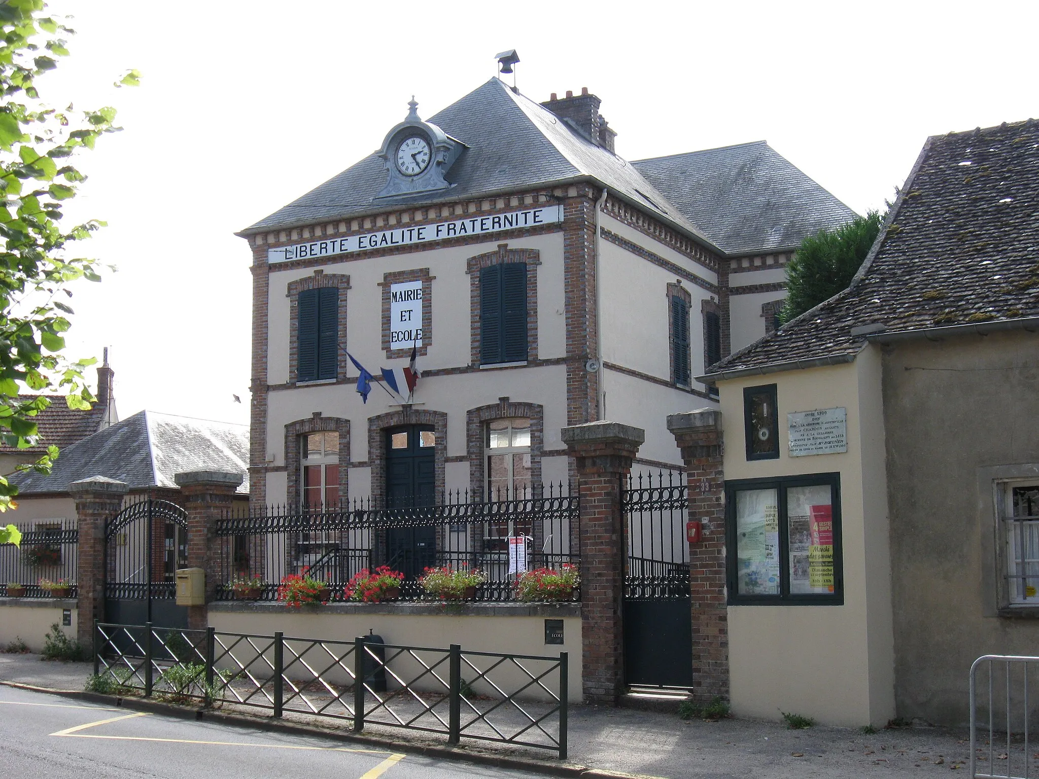 Photo showing: Mairie d'Aufferville. (Seine-et-Marne, région Île-de-France).
