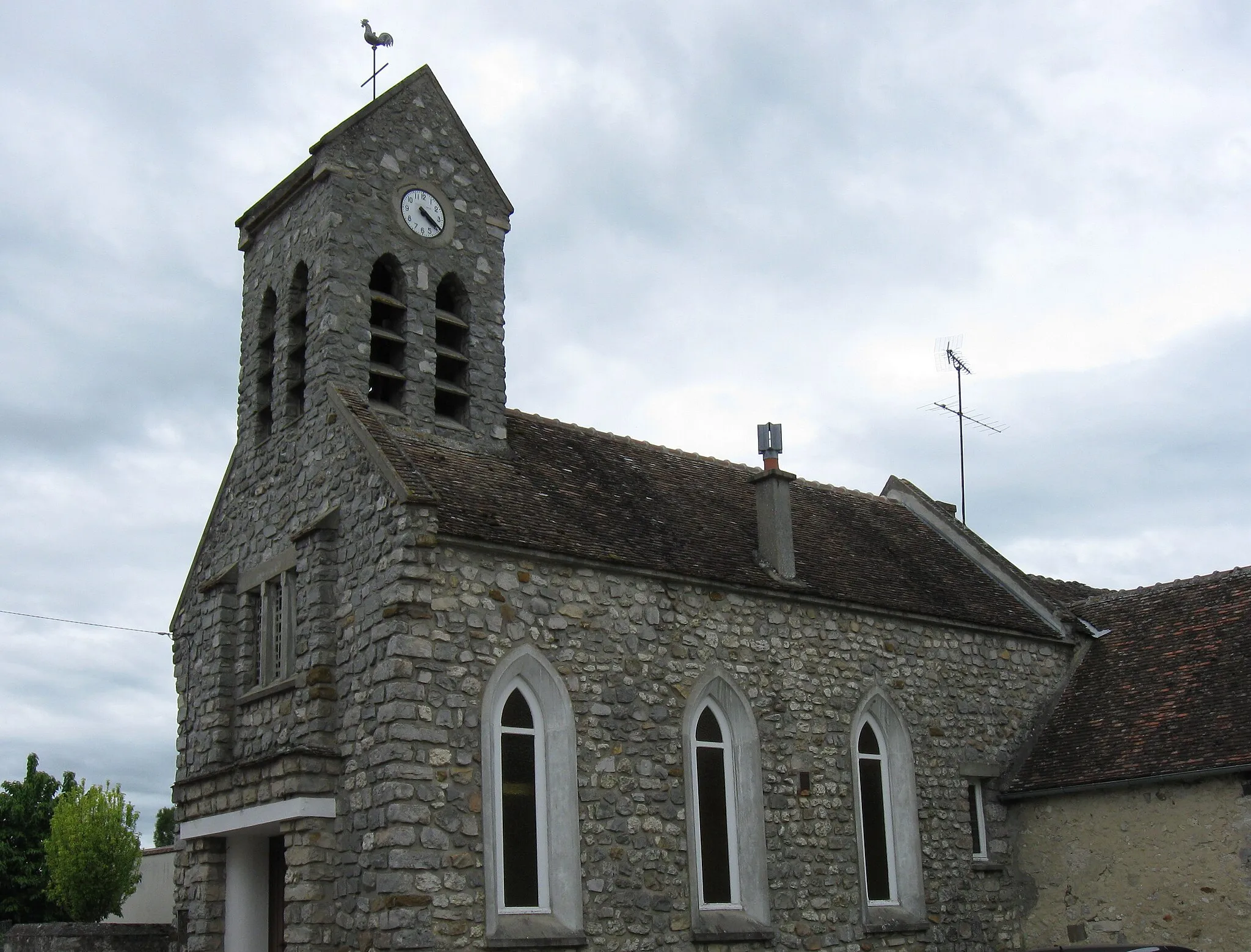Photo showing: Église du Sacré-Cœur de Darvault. (département de la Seine-et-Marne, région Île-de-France).