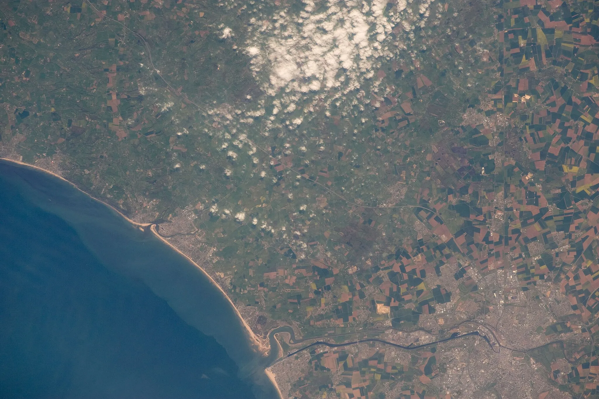 Photo showing: View of France taken during ISS Expedition 19.