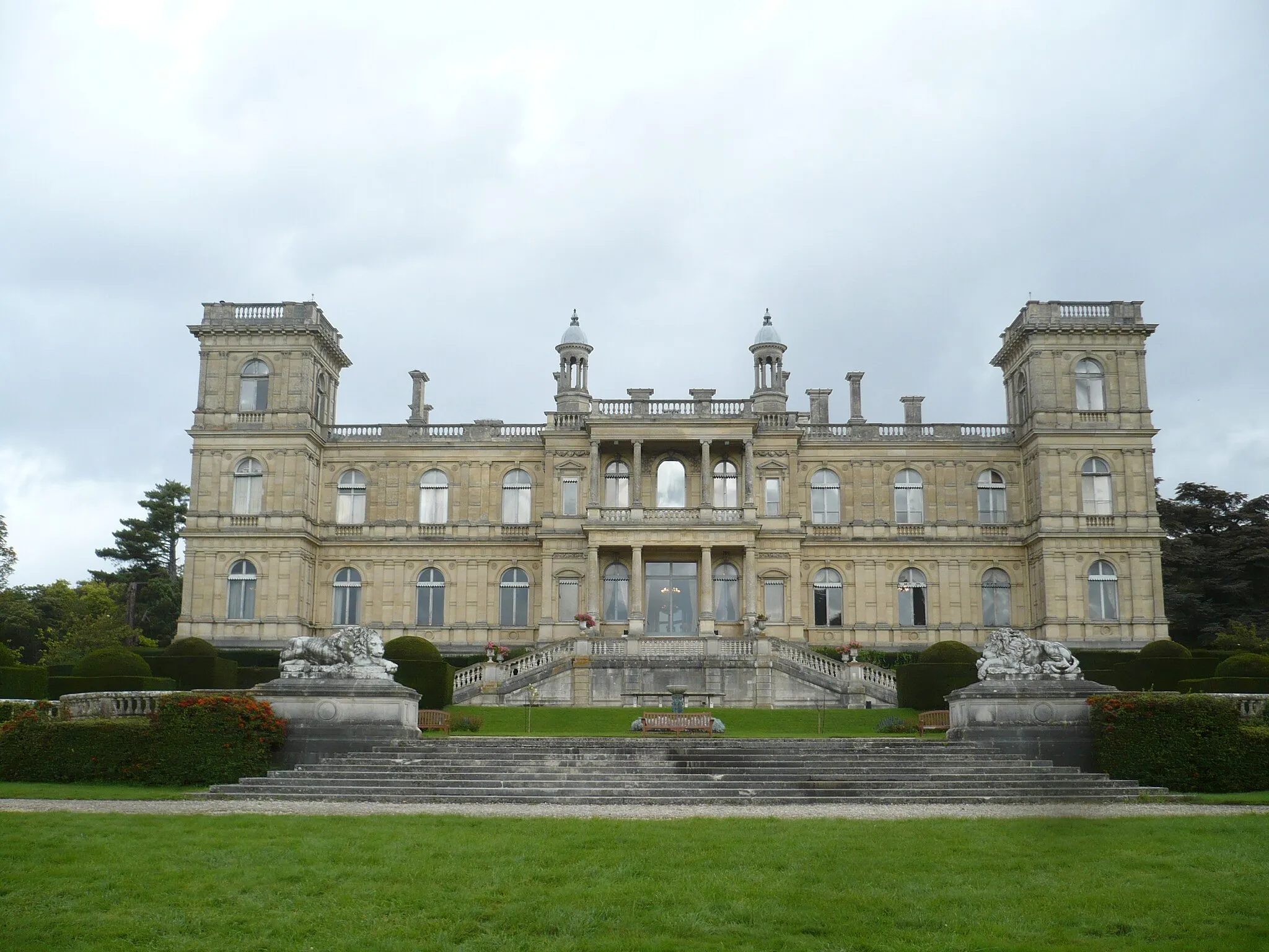 Photo showing: en:Château de Ferrières. 
Picture taken during European_Heritage_Days 2011.