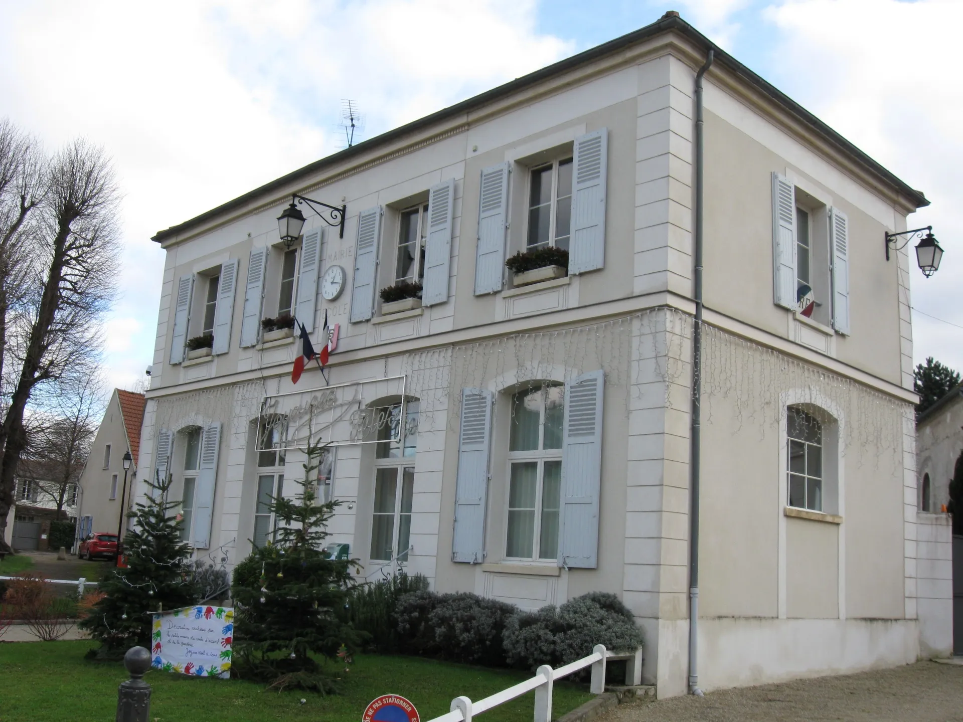 Photo showing: Mairie de Lesches. (Seine-et-Marne, région Île-de-France).
