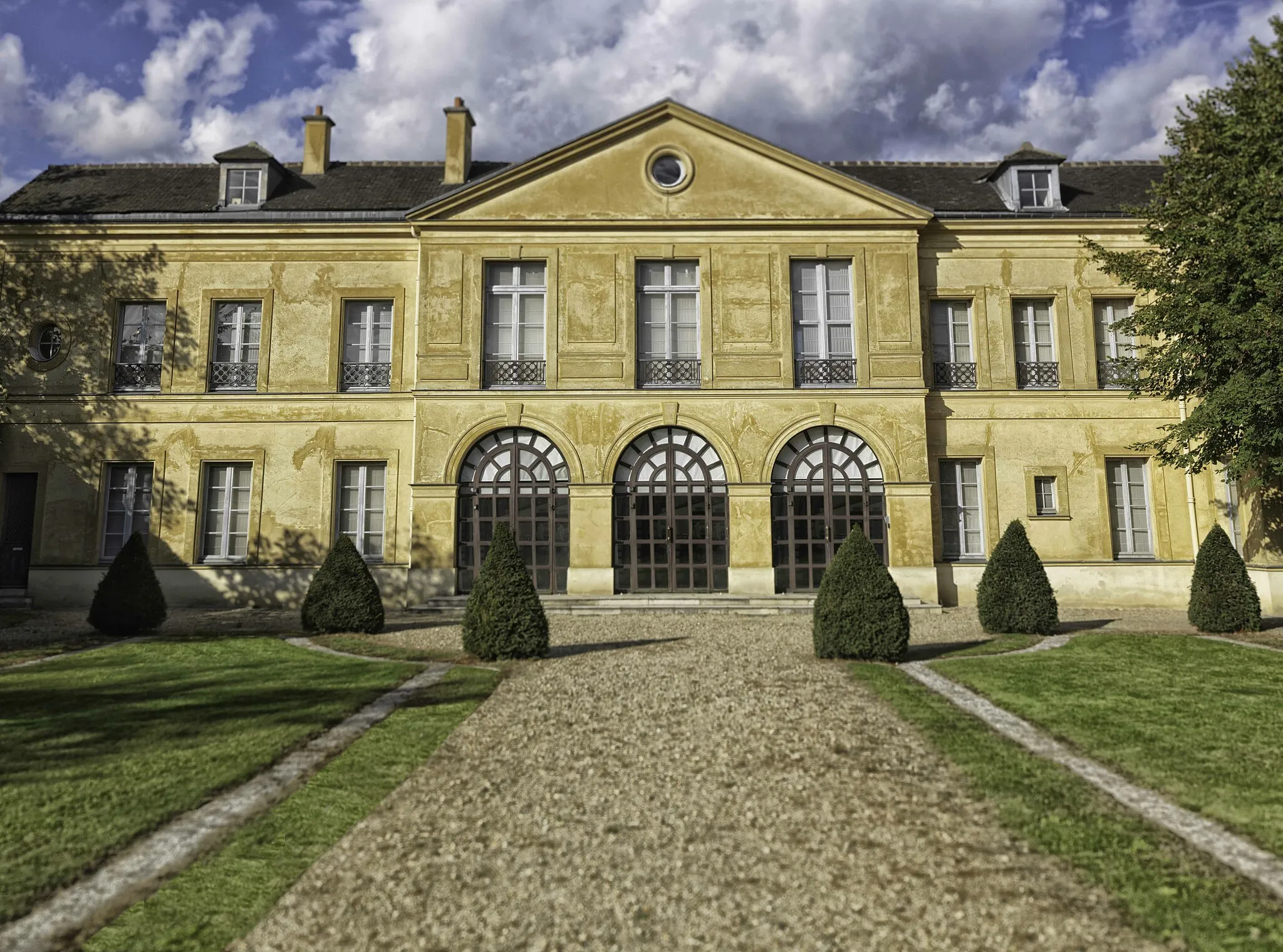 Photo showing: This building is indexed in the base Mérimée, a database of architectural heritage maintained by the French Ministry of Culture, under the reference PA00079886 .