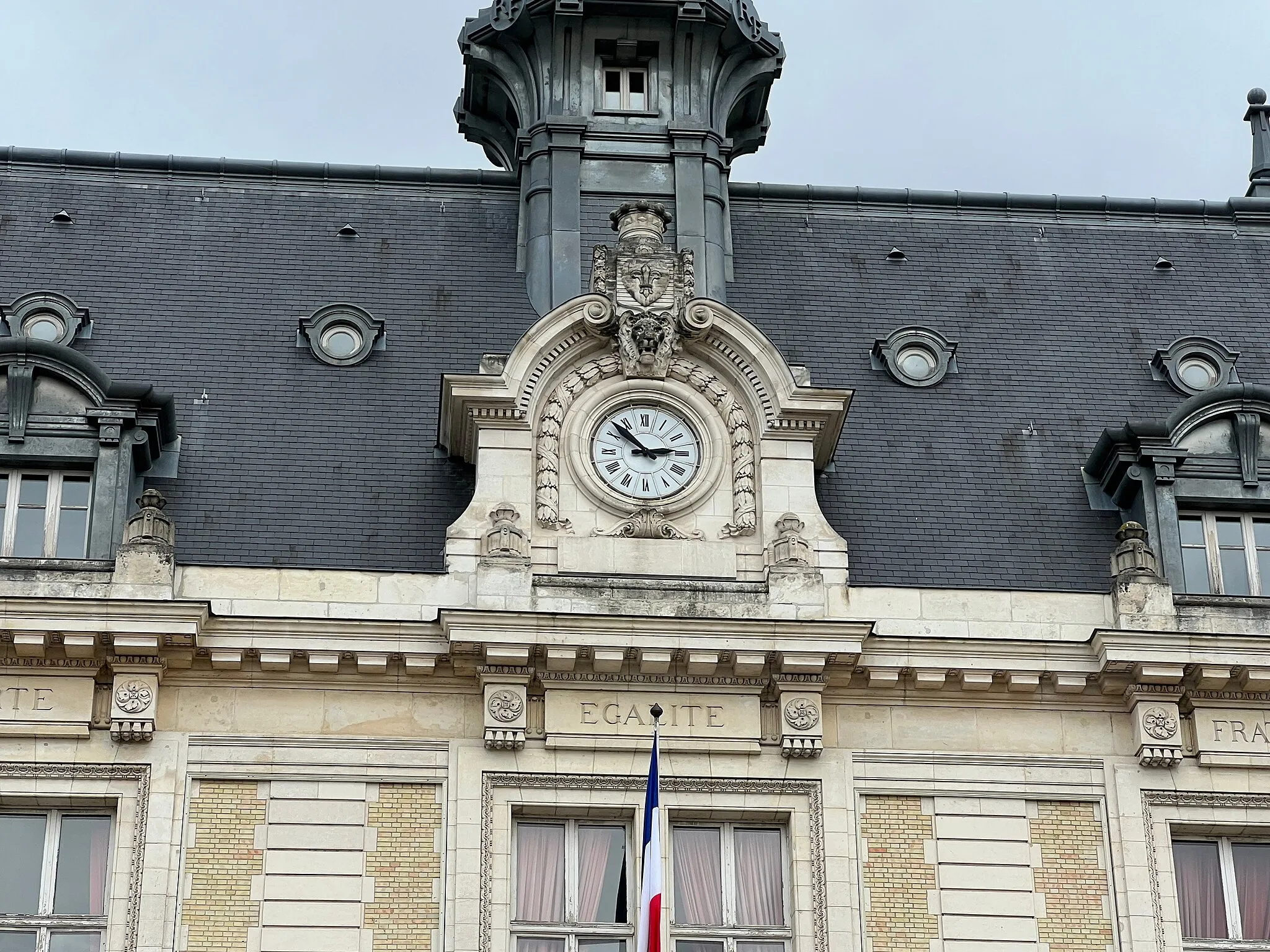 Photo showing: Hôtel de ville de Corbeil-Essonnes.