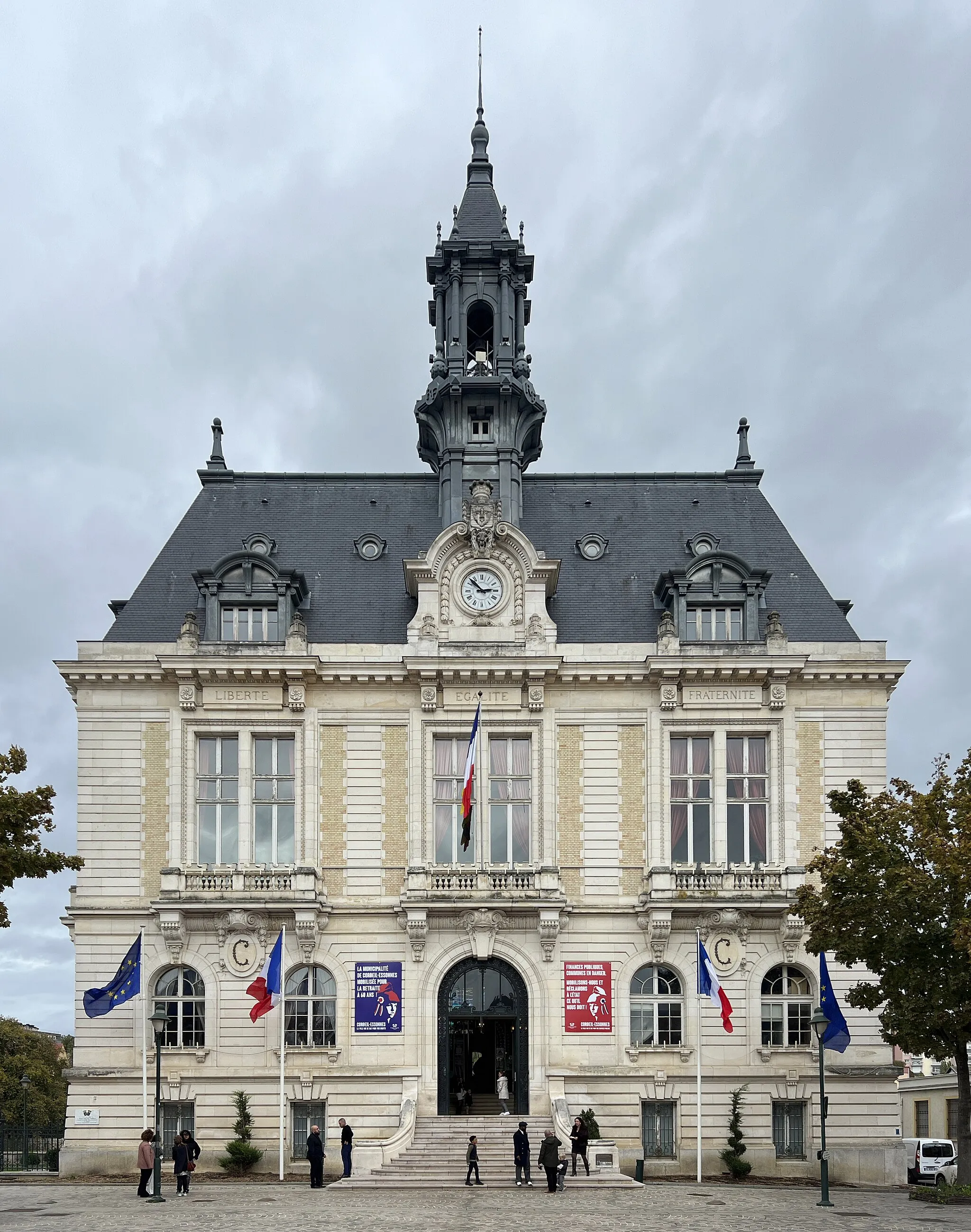 Photo showing: Town hall of Corbeil-Essonnes, France.
