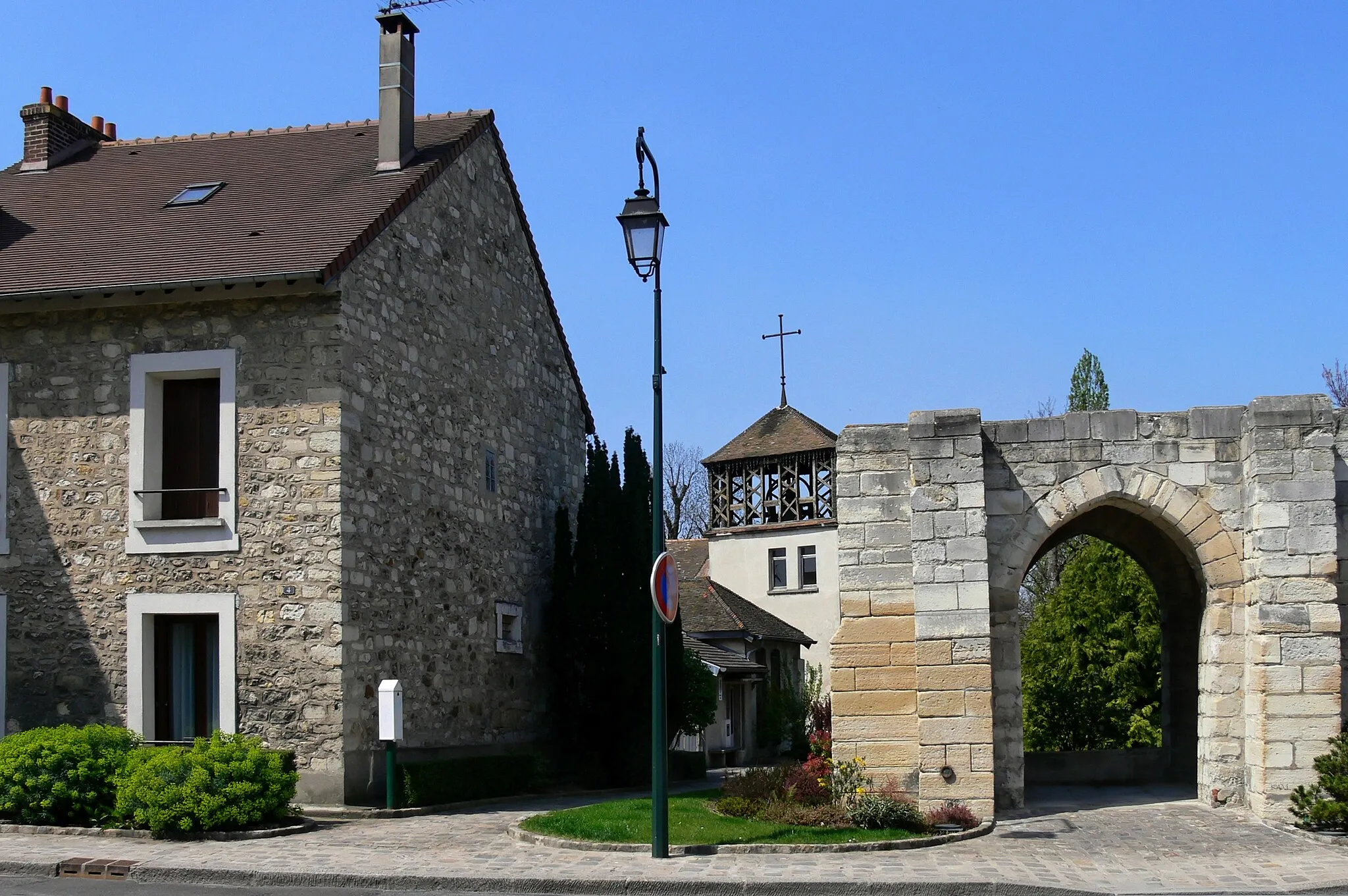 Photo showing: Monument situé à l'entrée de Rungis Ville (94)
