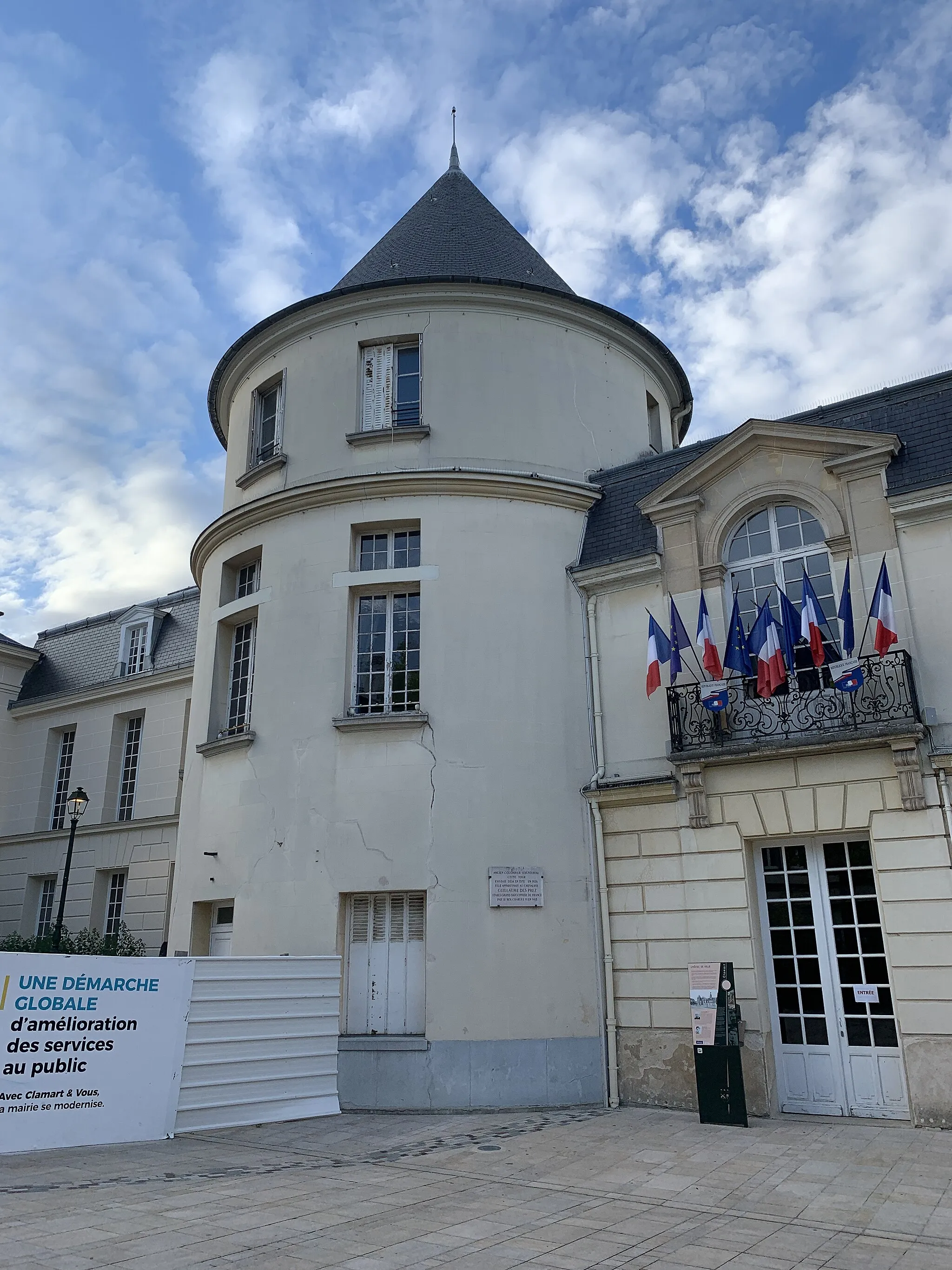 Photo showing: Hôtel de ville de Clamart.