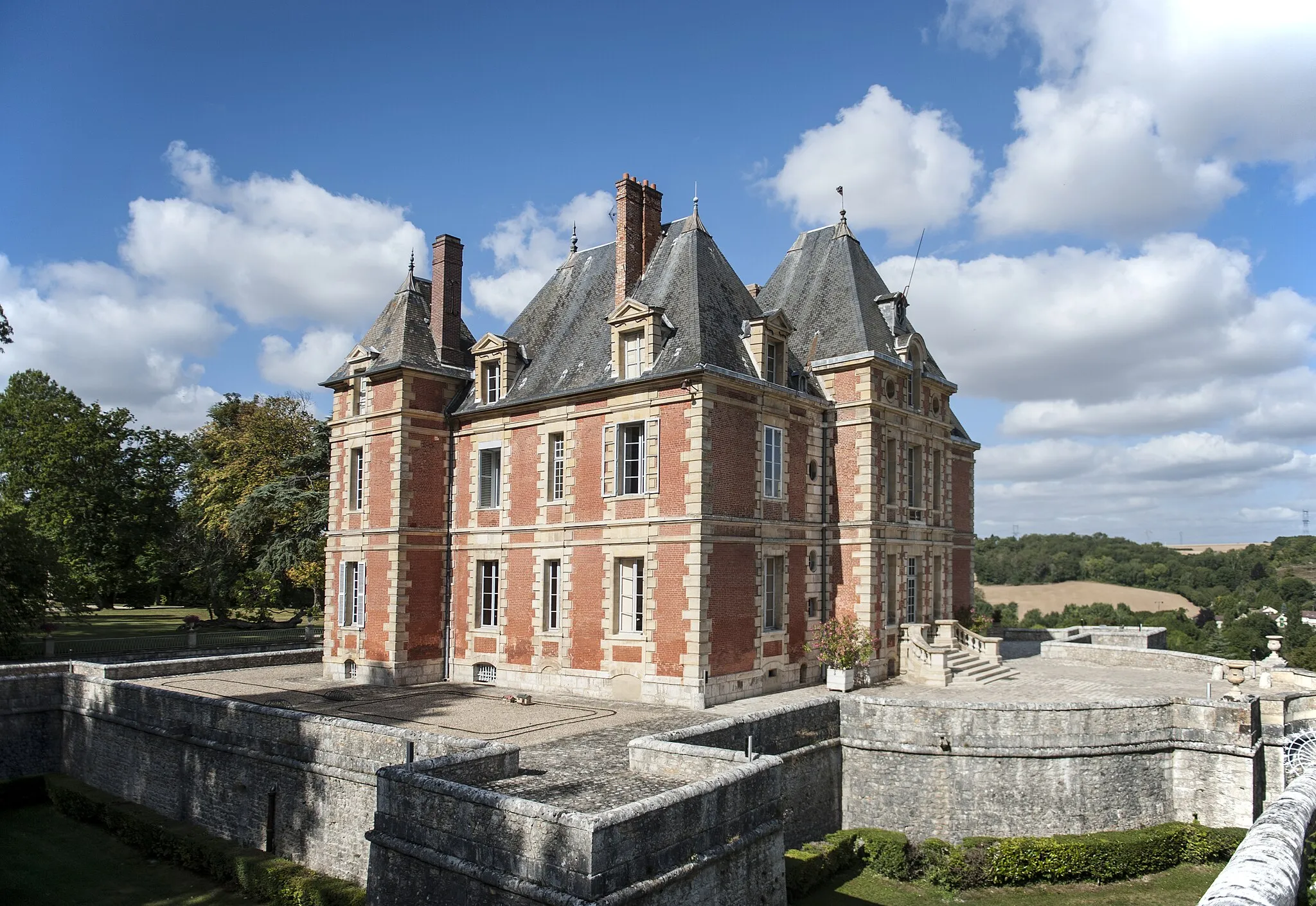 Photo showing: Château du Haut Rosay