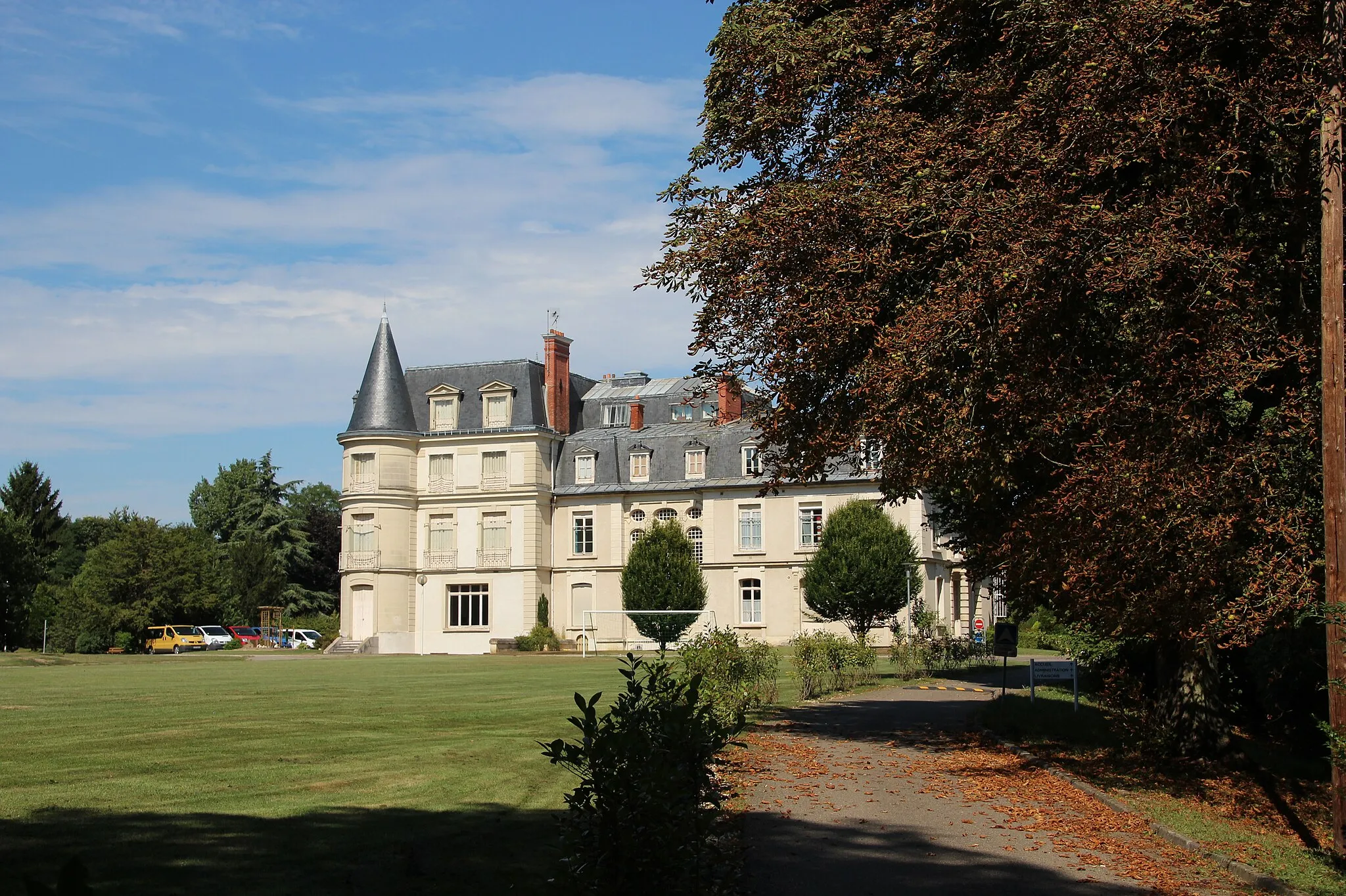Photo showing: Brunehaut castle in Morigny-Champigny, France