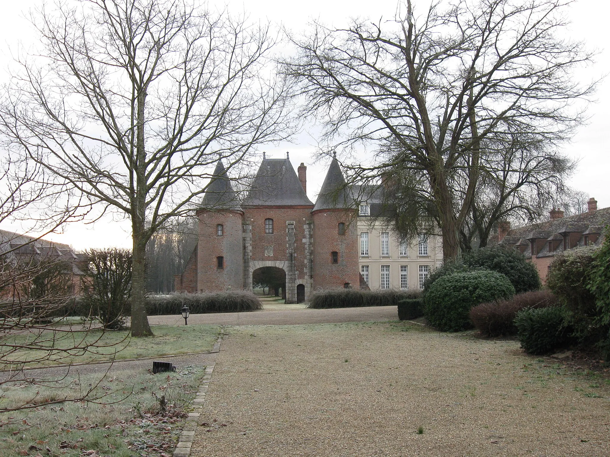 Photo showing: Portail du château de Bélesbat. (Courdimanche-sur-Essonne, Essonne, région Île-de-France)