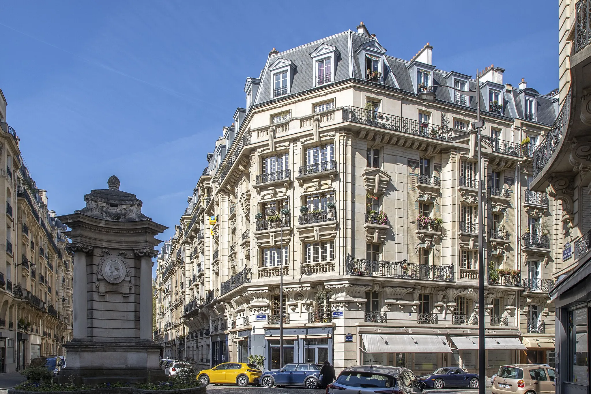 Photo showing: L'immeuble au 8 rue Valentin-Haüy à Paris.