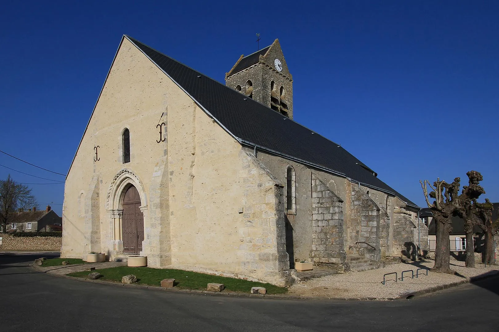 Photo showing: église de La Forêt le Roi