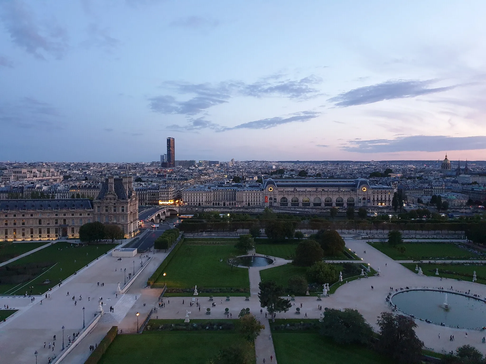 Photo showing: South view of Paris from the Tuileries Garden