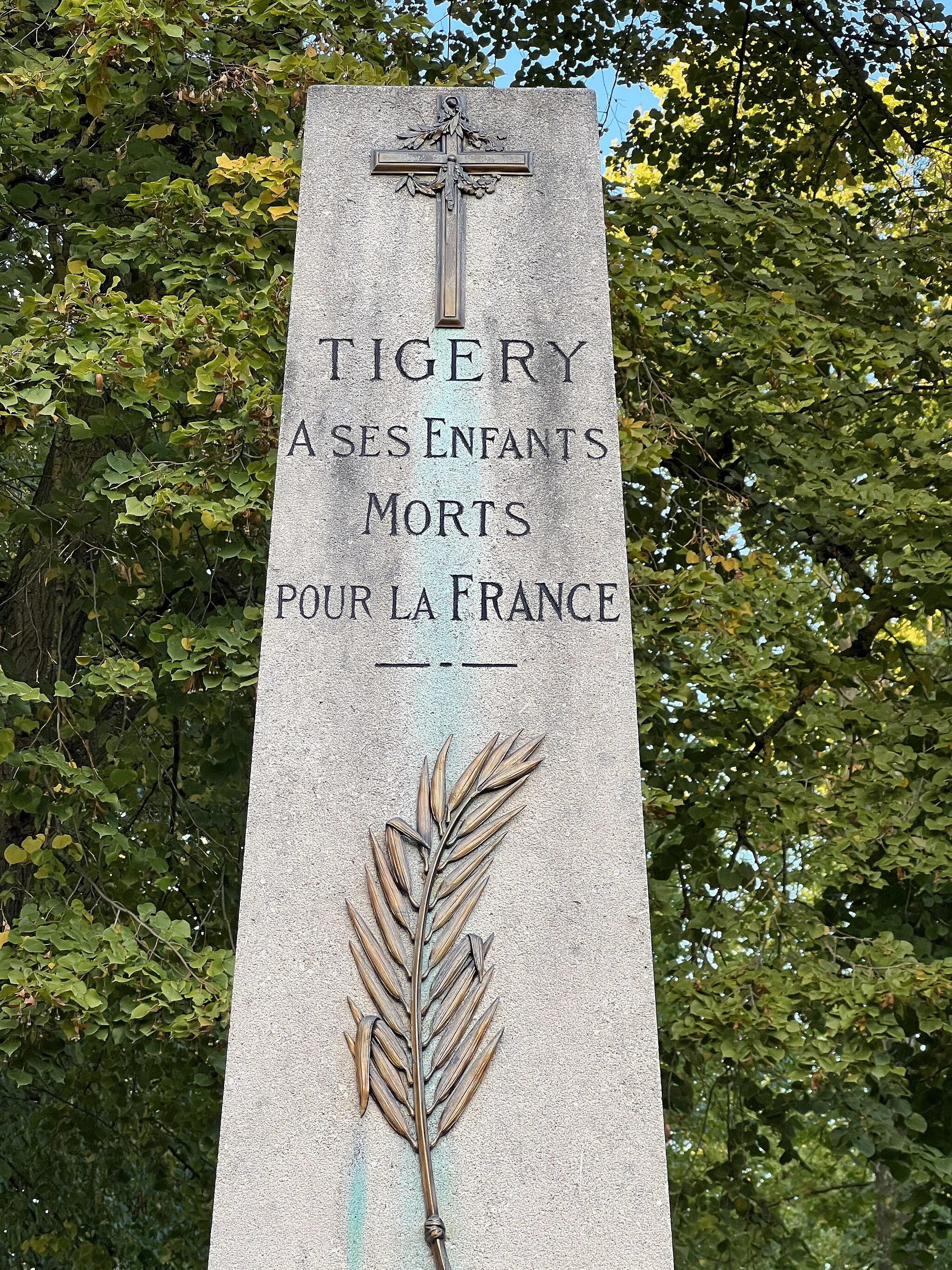 Photo showing: Monument aux morts de Tigery.