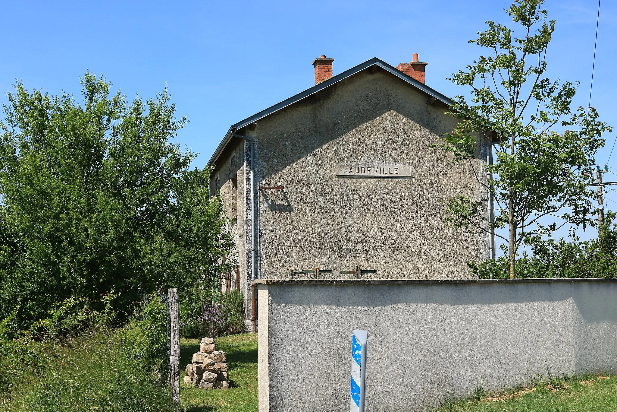 Photo showing: Ancien bâtiment voyageurs de la gare d'Audeville.