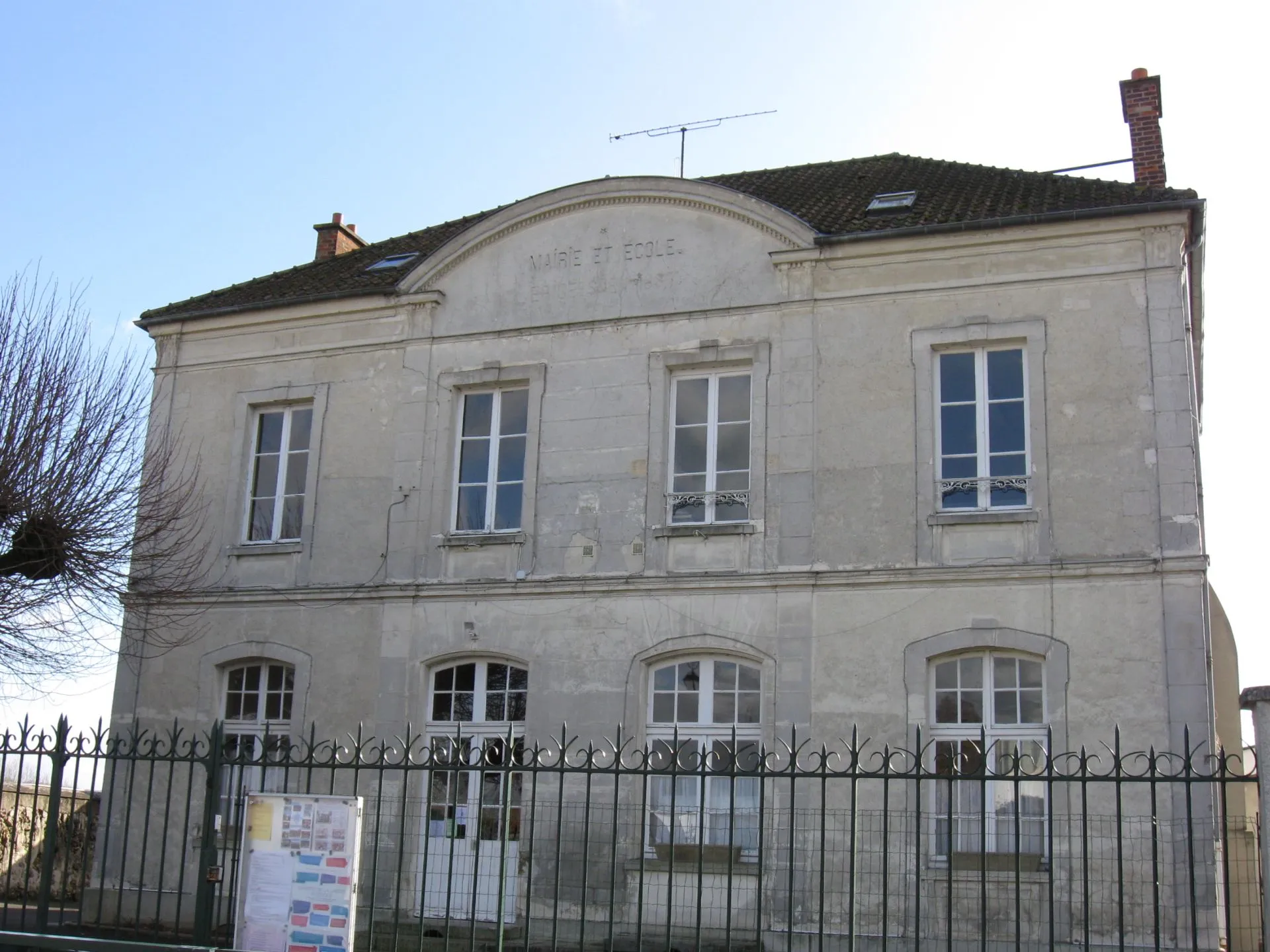 Photo showing: Ancienne mairie-école de Poincy. (Seine et Marne, région Île-de-France).