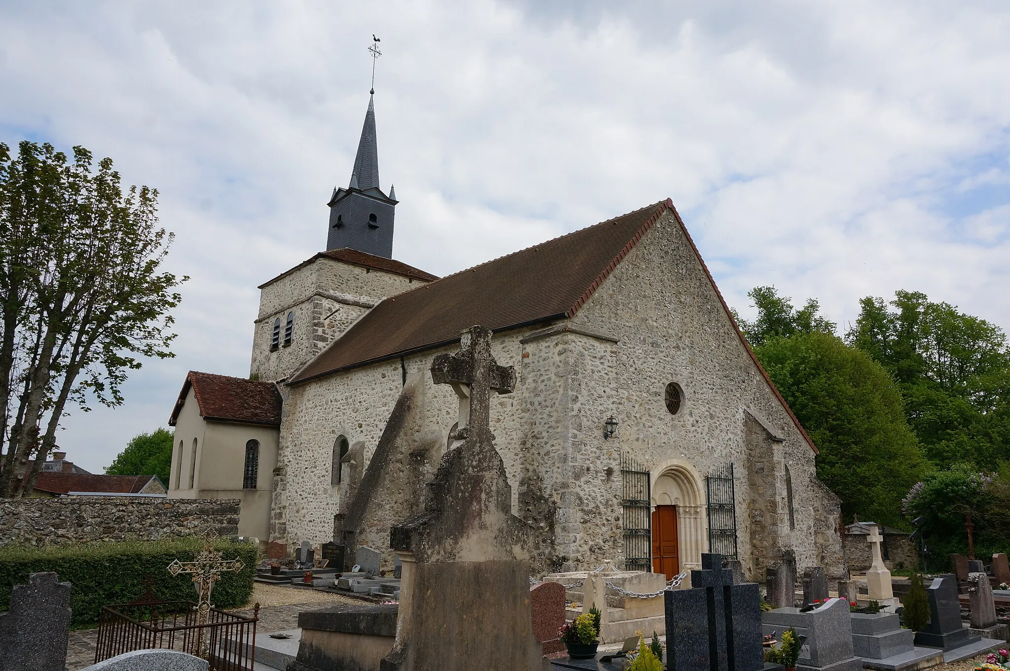 Photo showing: vue de l'église de Bergères-sous-Montmirail.