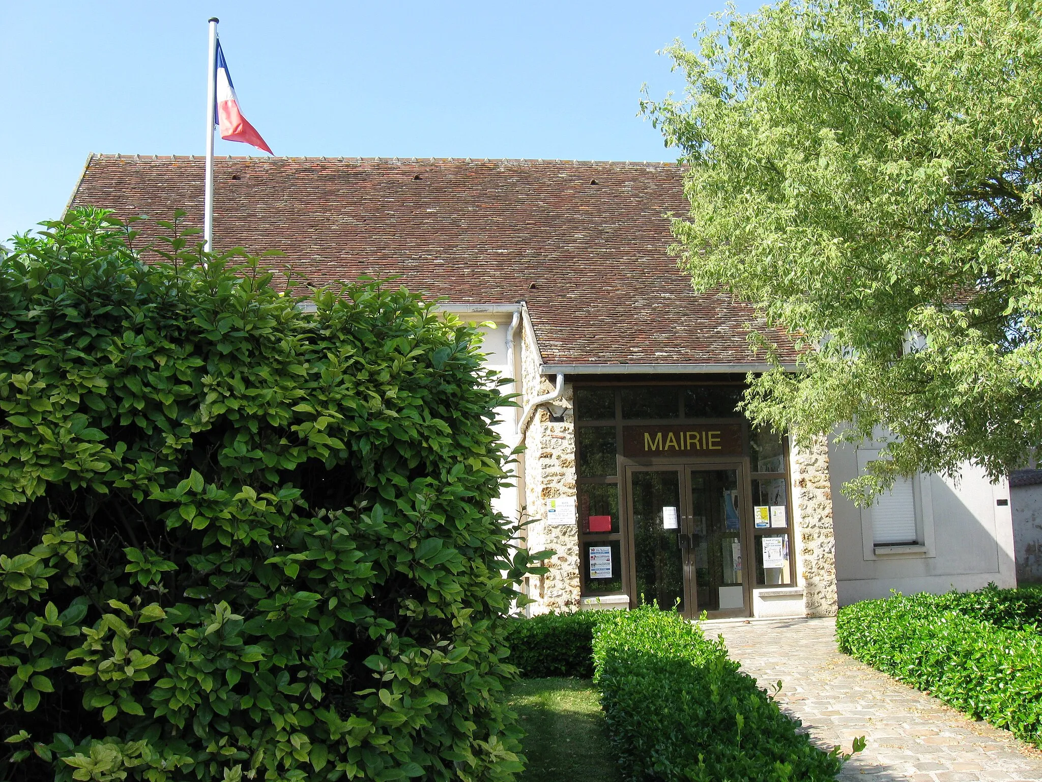 Photo showing: Mairie d'Ussy-sur-Marne (département de la Seine-et-Marne, région Île-de-France).