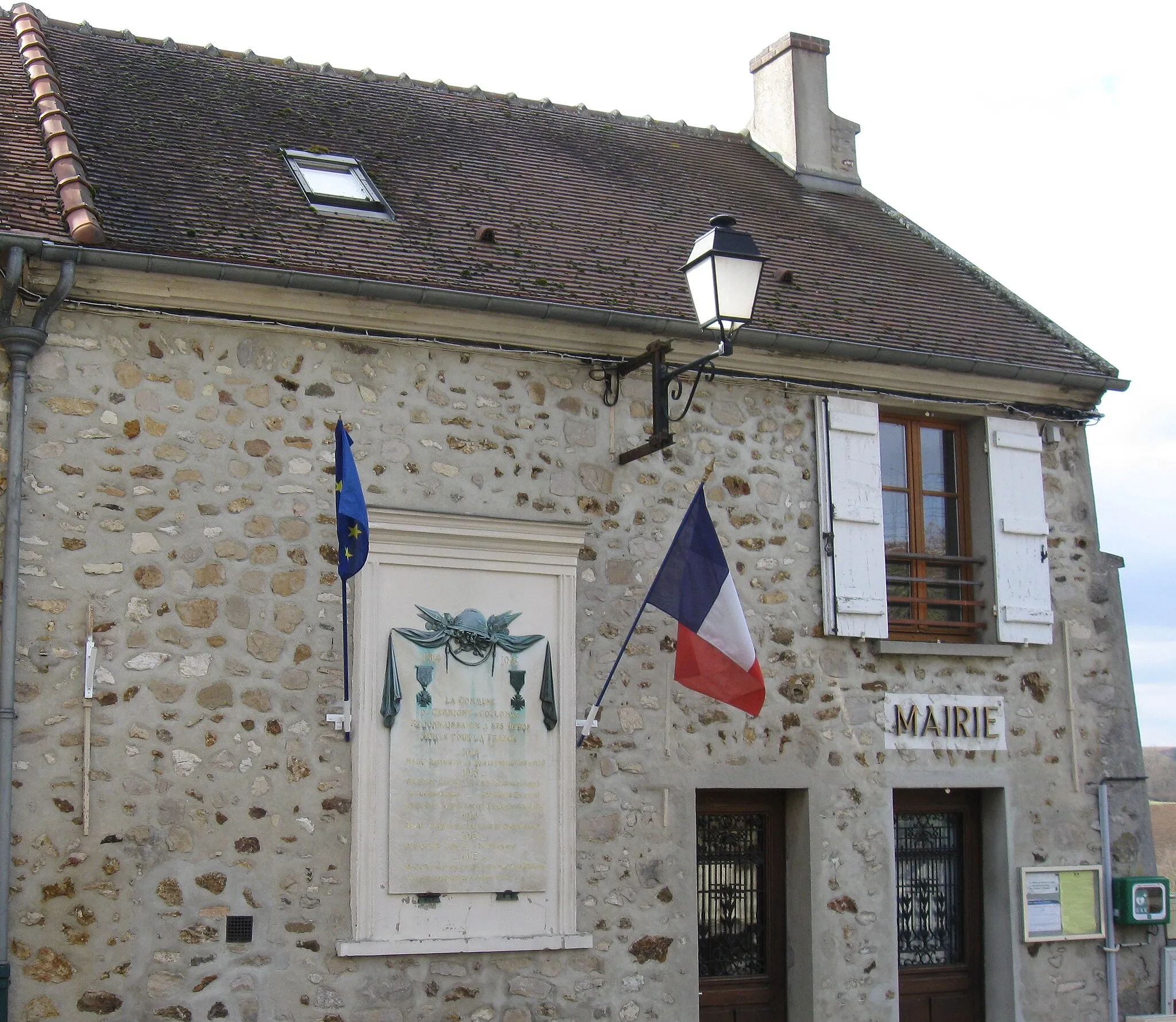 Photo showing: Mairie de Germigny-sous-Coulombs. (Seine-et-Marne, région Île-de-France).