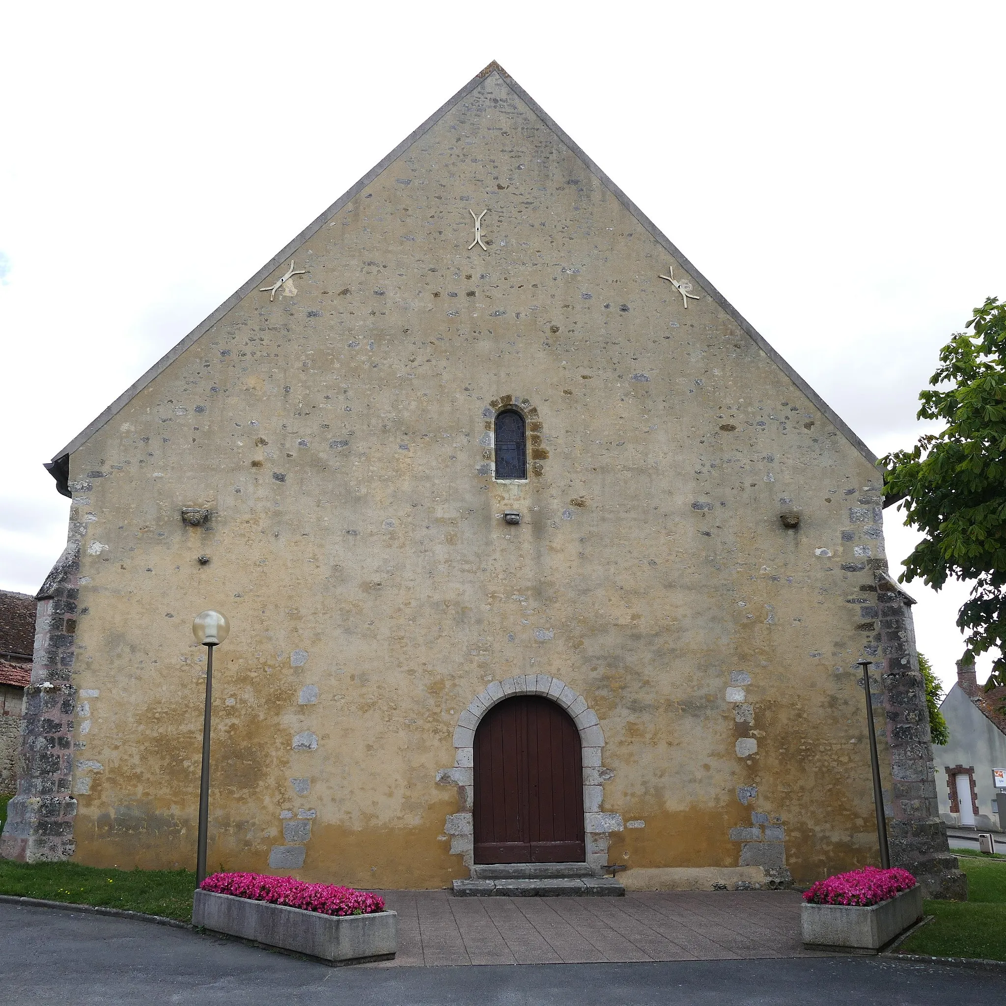 Photo showing: Saint-Martin-and-Saint-Gregory-of-Nicopolis' church in Estouy (Loiret, Centre-Val de Loire, France).