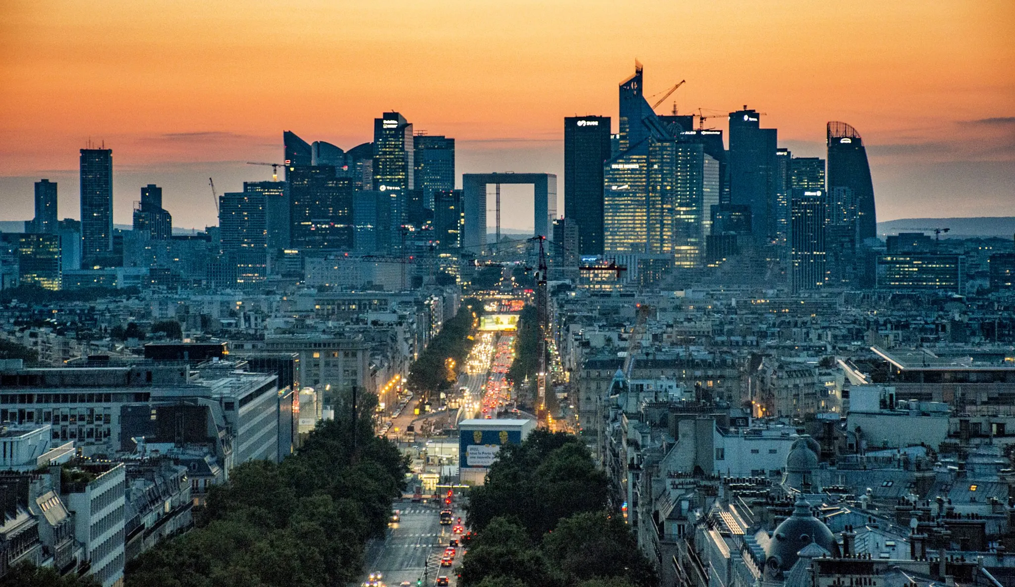 Photo showing: View of the Grande Arche and La Defense from Arc de Triomphe in Paris