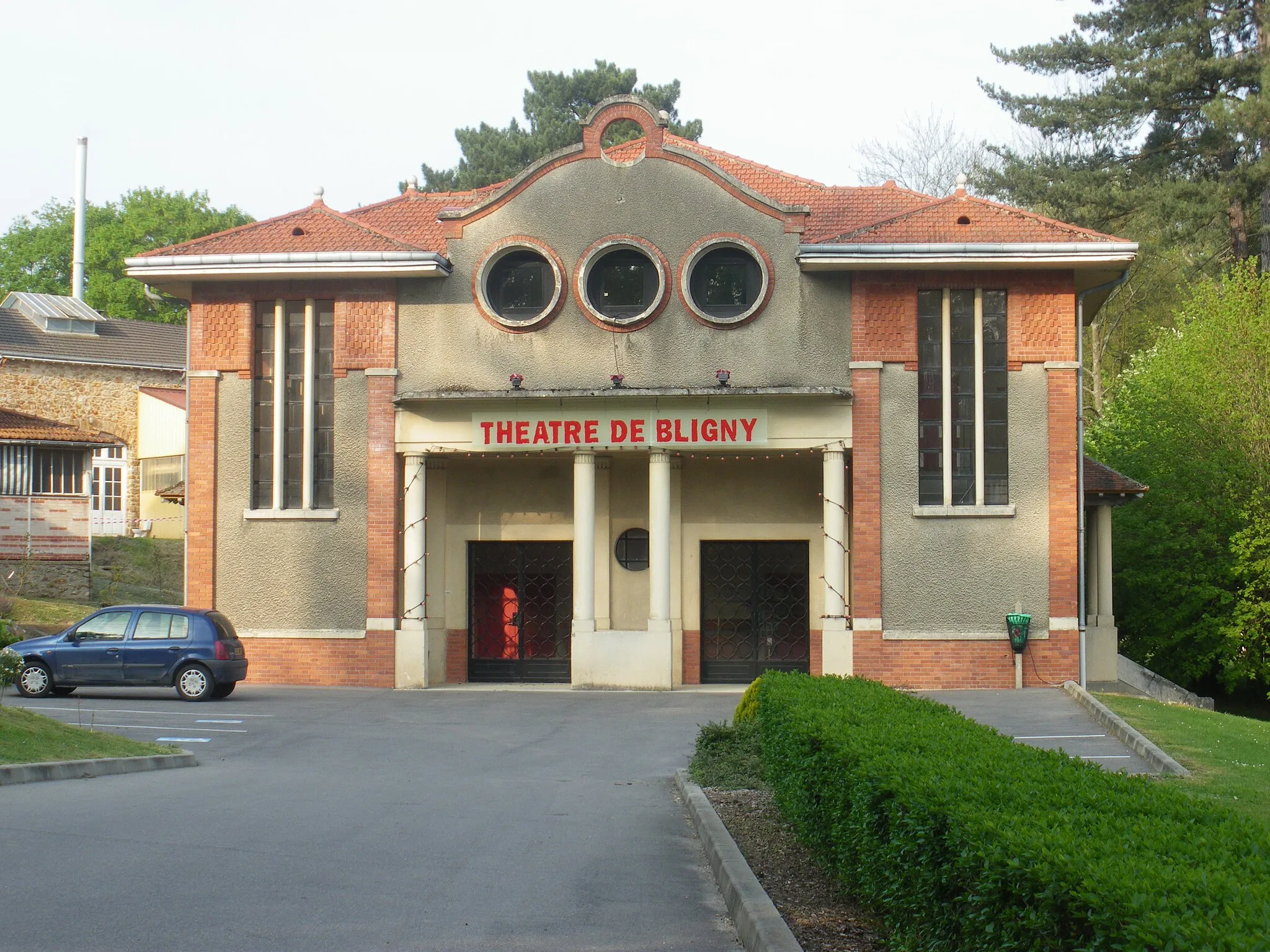 Photo showing: Théatre de Bligny, situé dans le parc du centre hospitalier, Fontenay les Briis, Essonne, France