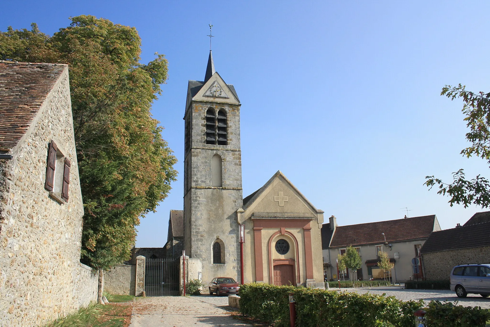 Photo showing: St. Mary Magdalene Church of Les Molières, France.